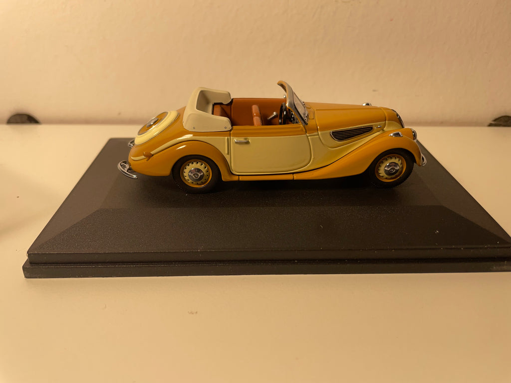 BMW 327 Cabriolet Castanho - Universal Hobbies