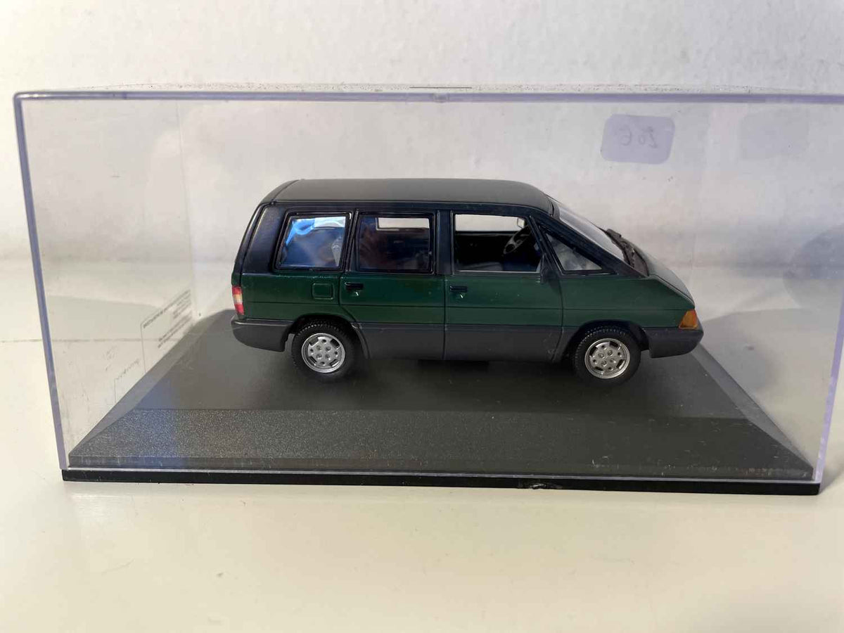 Grénge Renault Espace 1 vun 1984