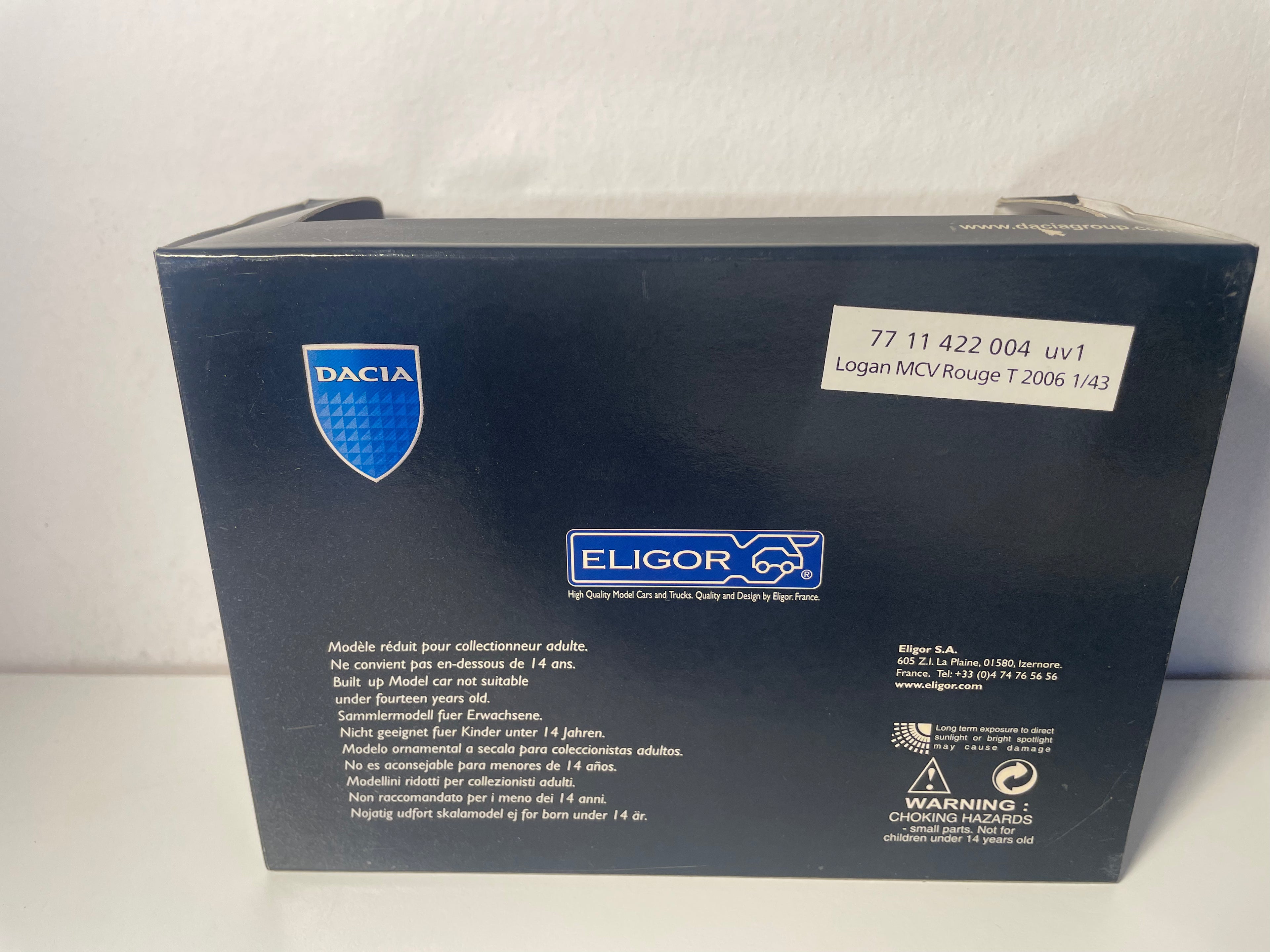 Renault Dacia Logan MCV ciemnoczerwony z 2006 roku - ELIGOR (pudełko prostokątne)