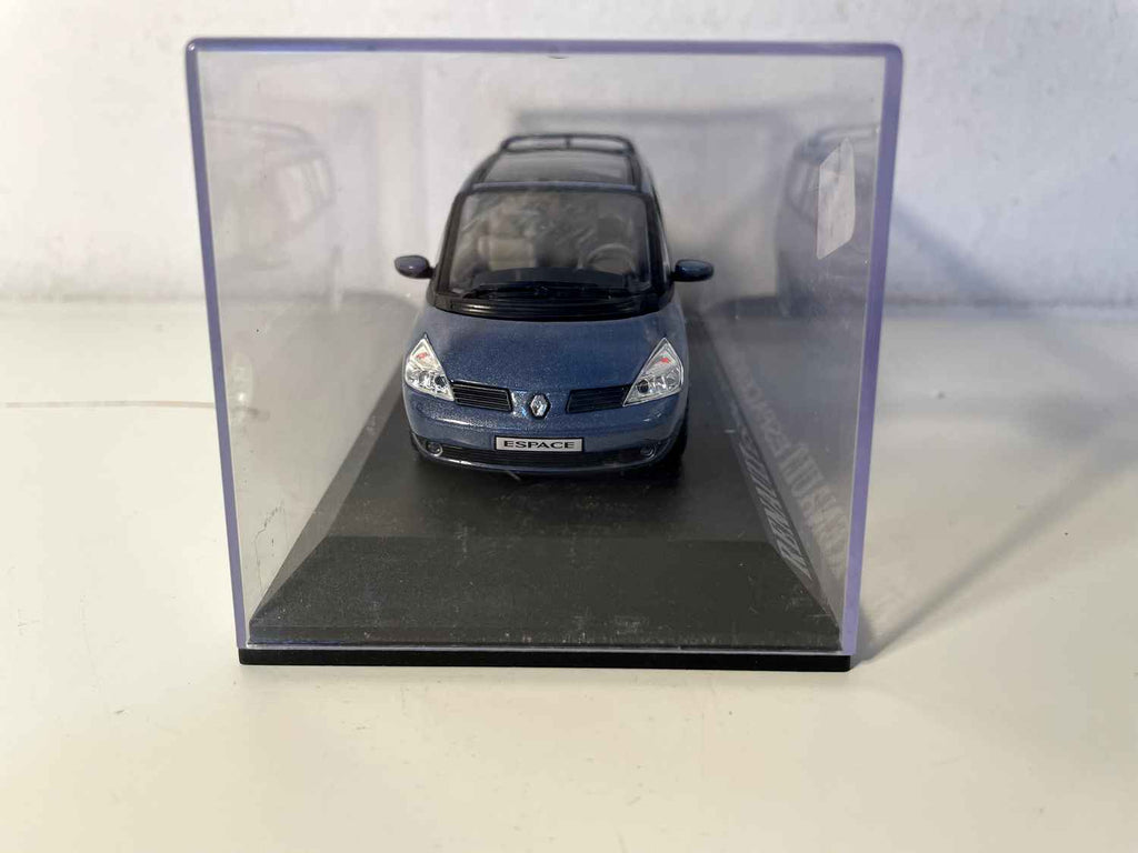 Renault Espace 4 Initiale niebieska z 2002 roku