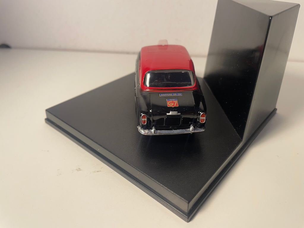 Peugeot 403 nera con tetto rosso scuro del 1955 TAXI G7 - ELIGOR (scatola quadrata)