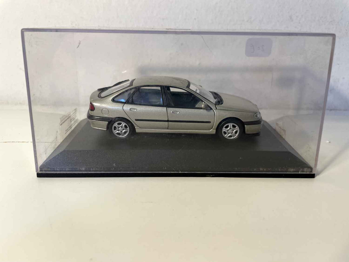 Renault Laguna 1 RXT marron clair de 1997
