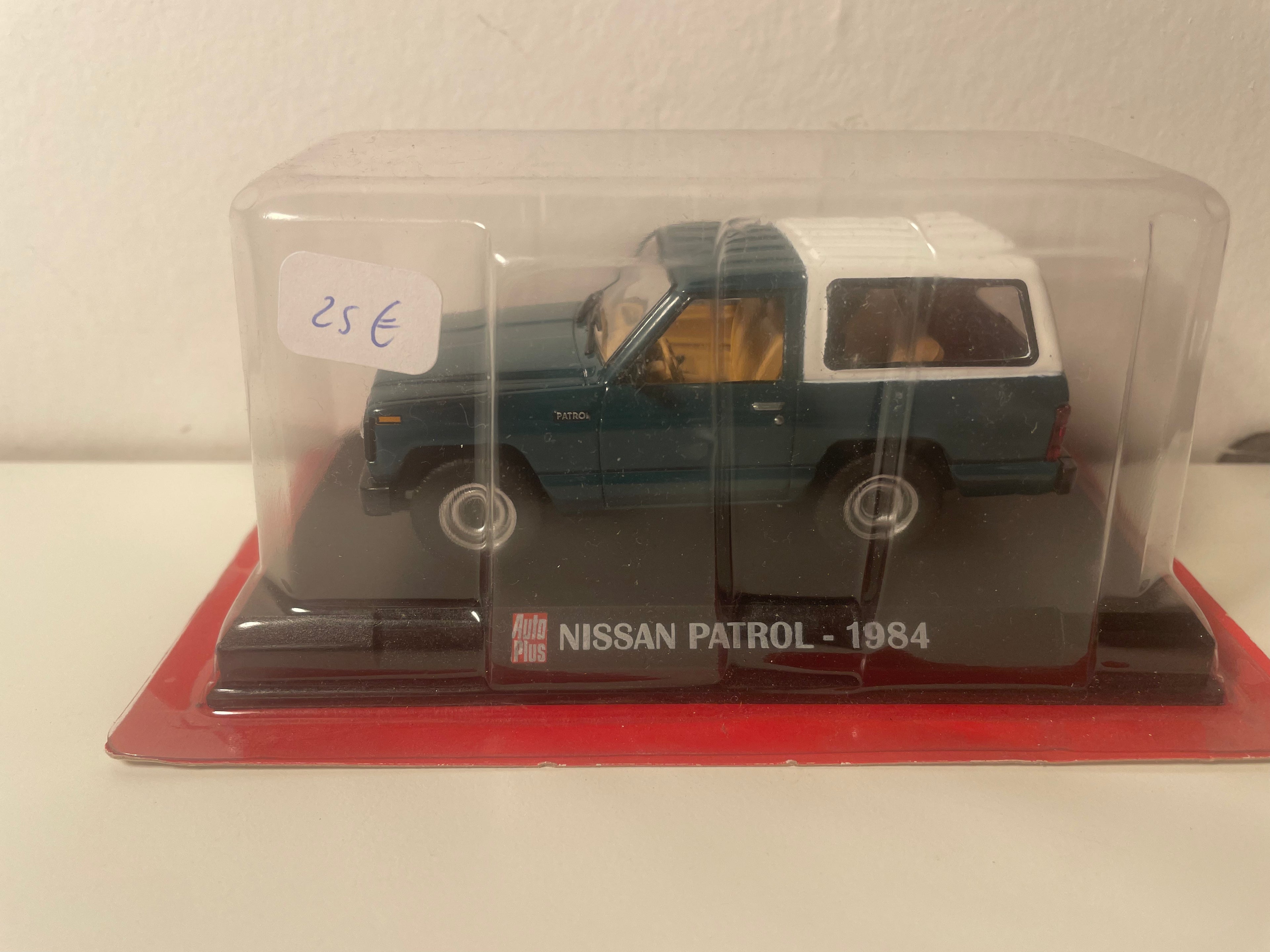 Nissan Patrol vert et blanc de 1984 - Auto Plus