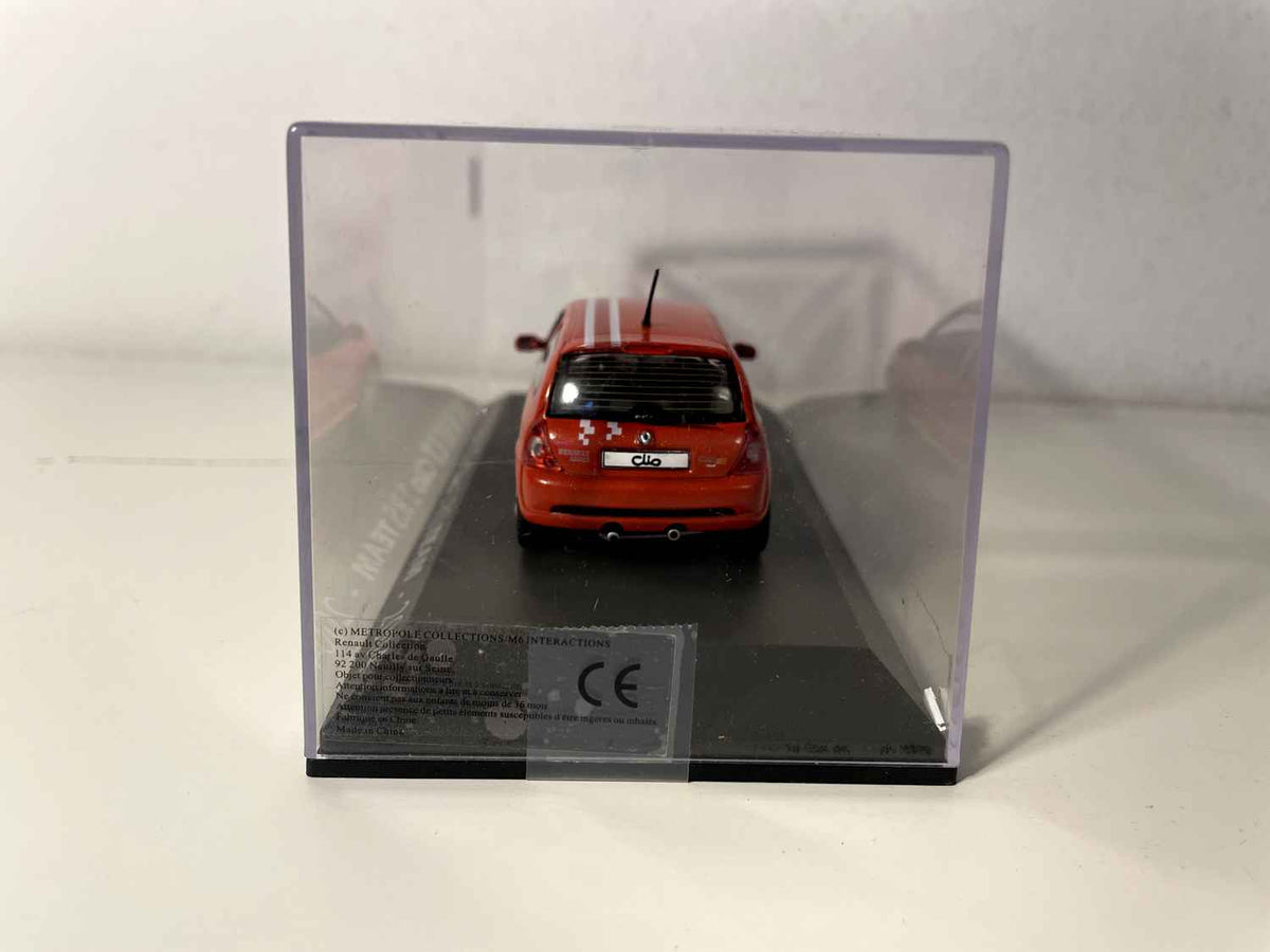 Renault Clio 2 RS Red Team und weiße Liserets auf dem Dach 2004