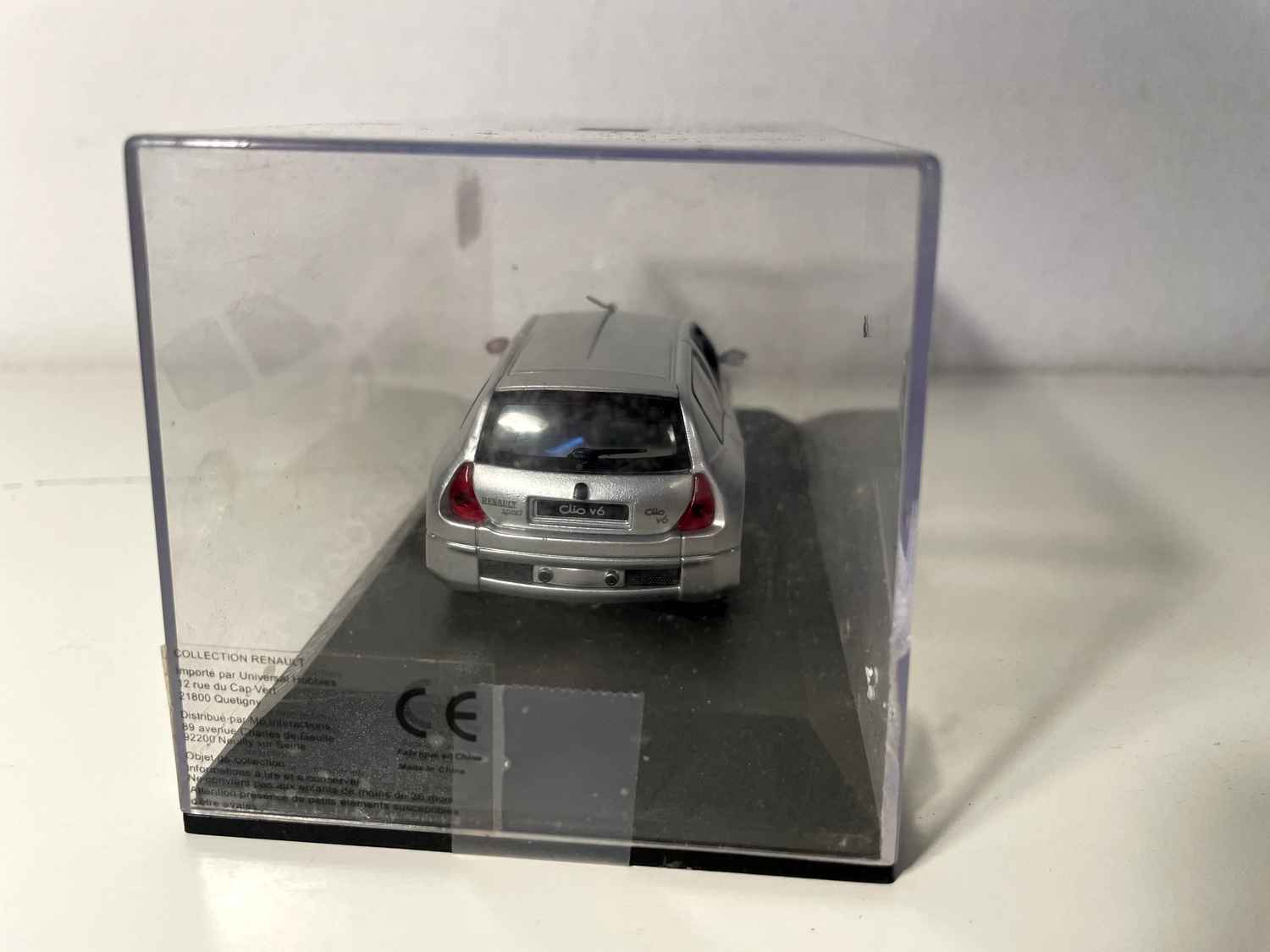 Renault Clio Sport V6 gris de 1999