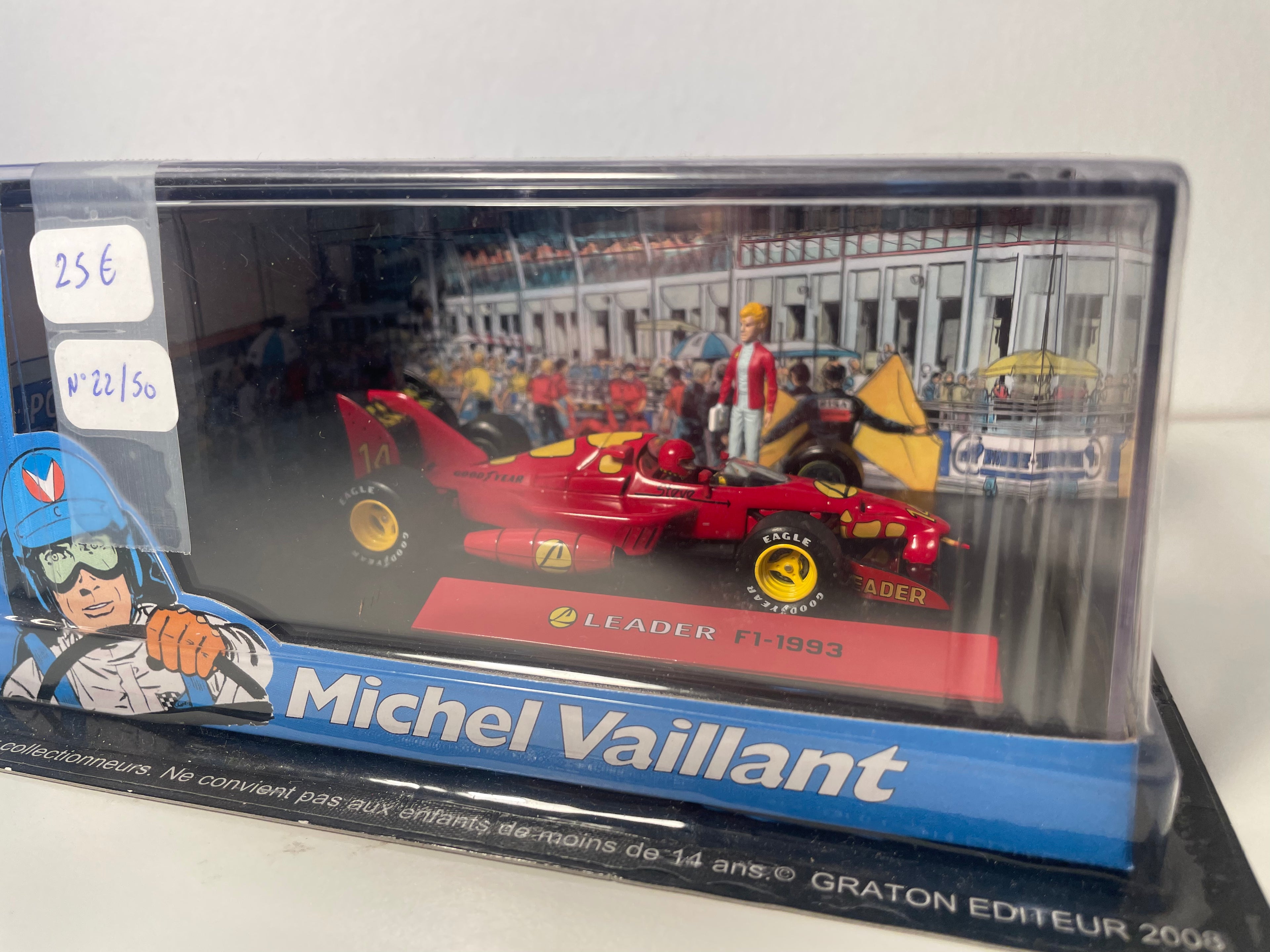 Rout Roud Auto Nummer 14 Leader F1 - 1993 (Album De Meeschter vum Ënnerwelt) - Bande Dessinée Michel Vaillant