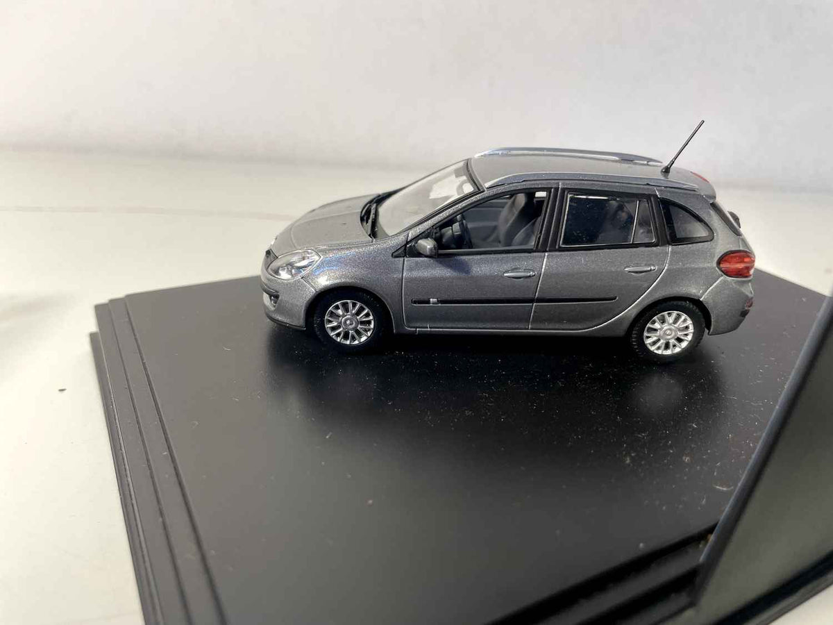Groe Renault Clio (rechteckeg Këscht Nr. 1)