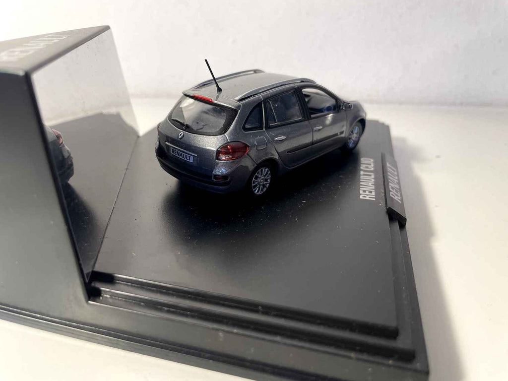 Renault Clio grigia (scatola rettangolare n. 1)