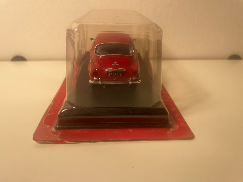 1973 Dunkelrote Saab 96 V4 - Auto Plus
