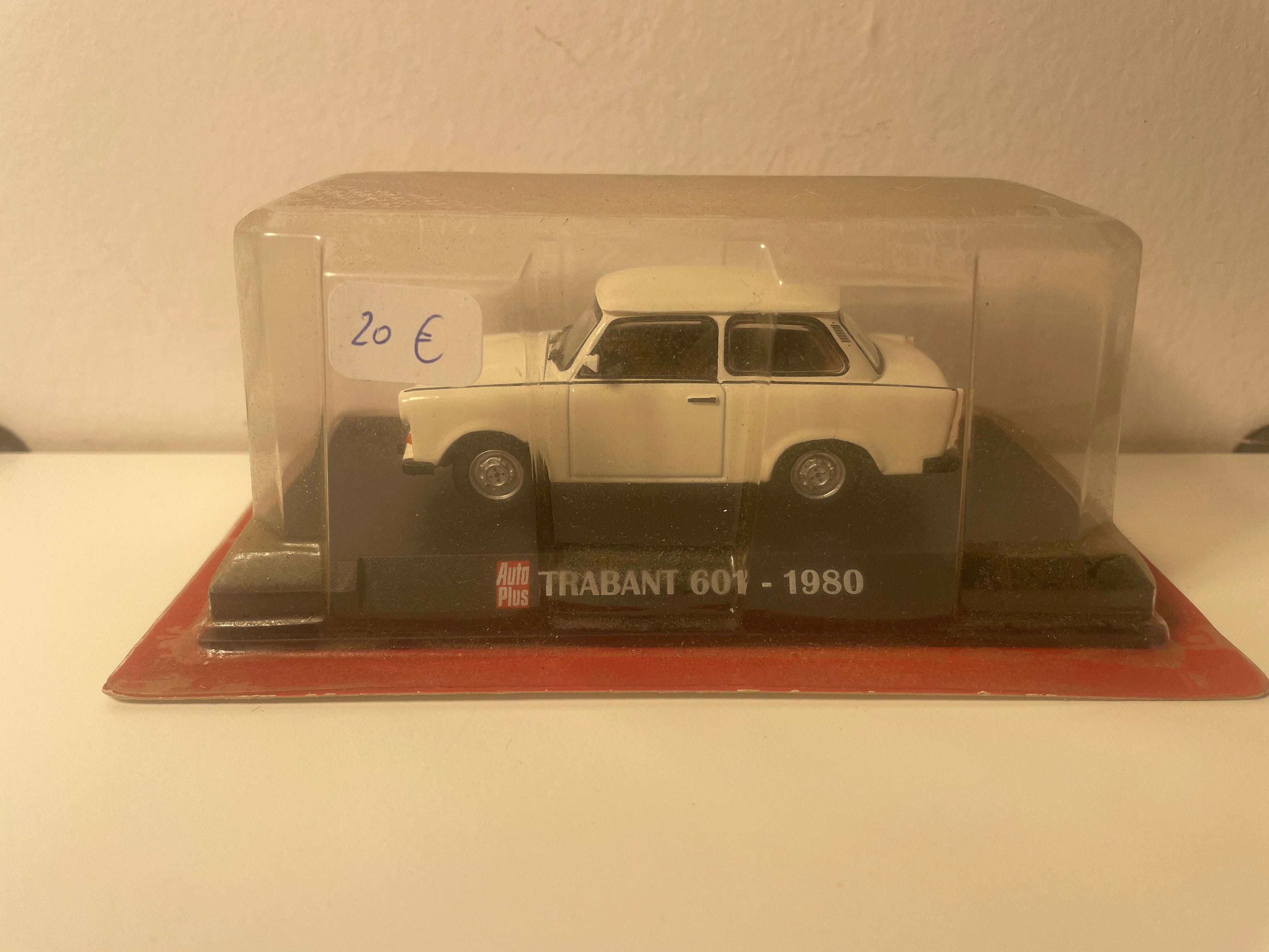 Blanche 601 Ball/Pale Beige von 1980 (Auto Plus)