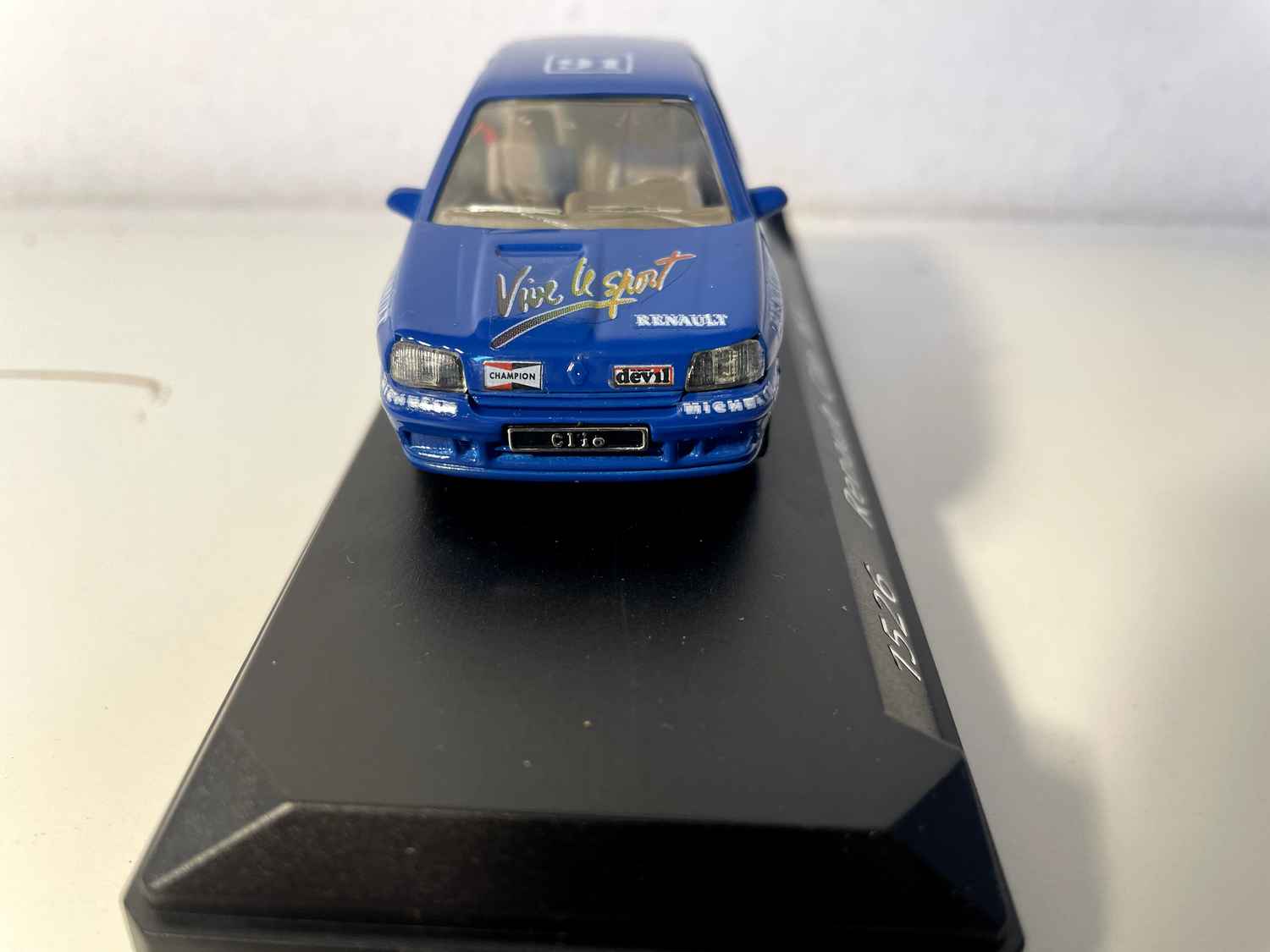 Renault Clio 16S niebieski z numerem 91 (bez kartonowego pudełka) - Solido referencja N°1526