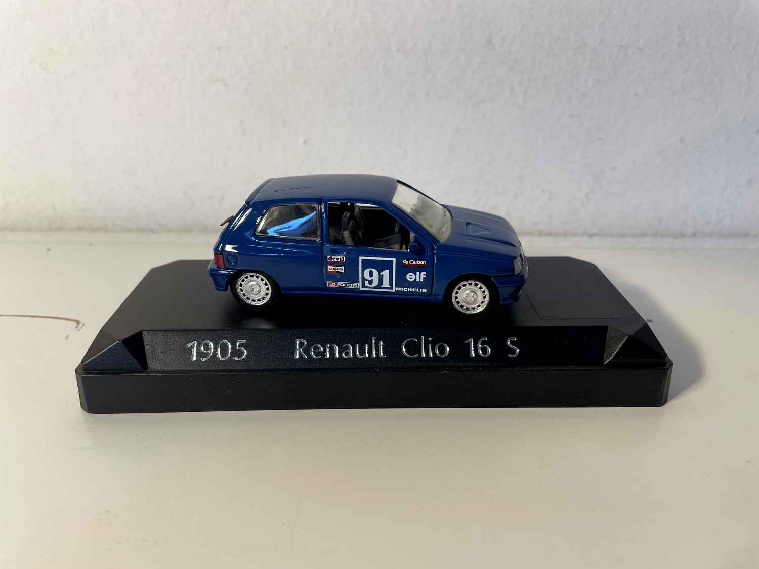 Renault Clio 16S niebieska z numerem 91 (z żółtym pudełkiem) - Solido referencja N°1905