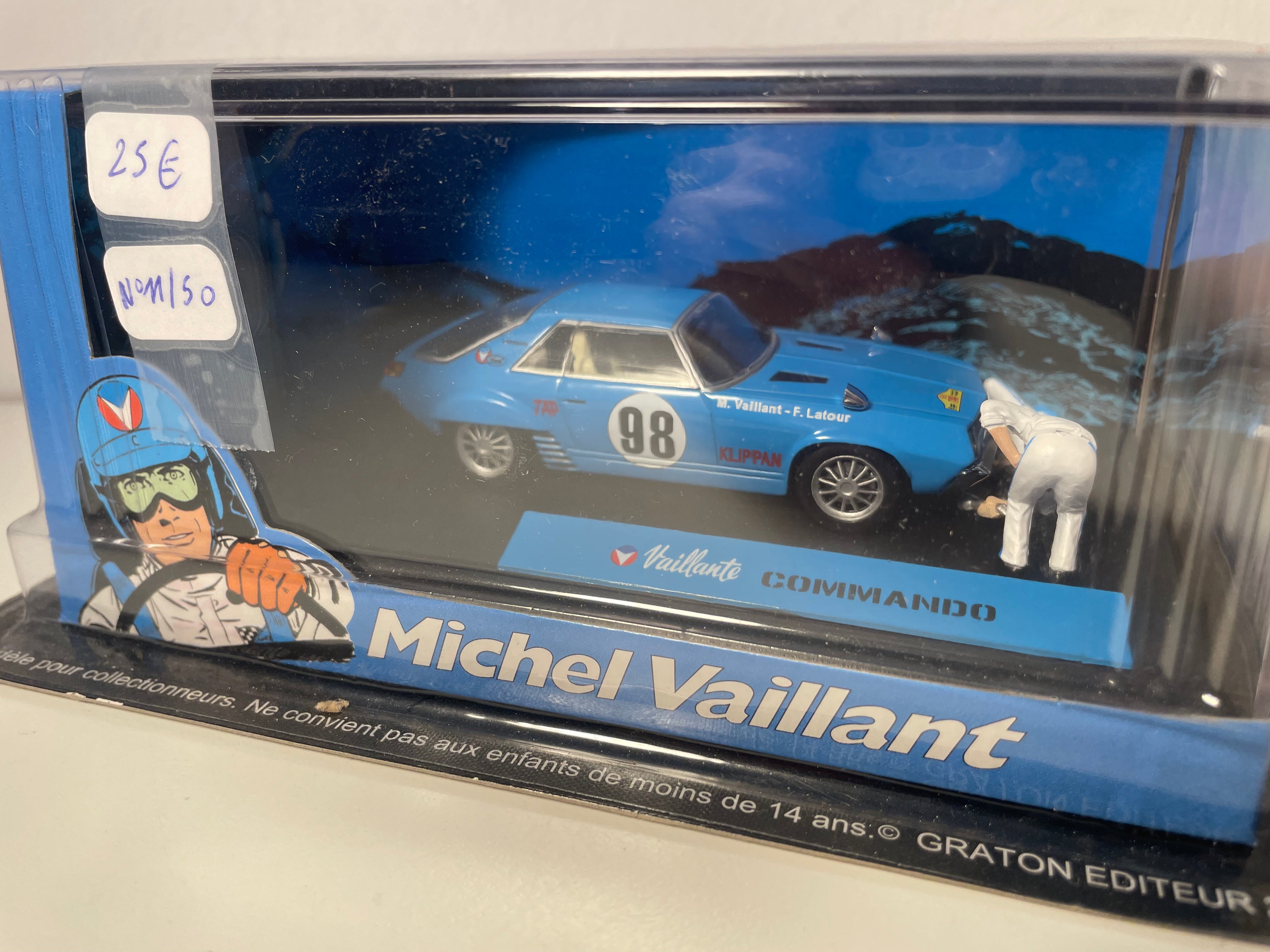 Blau Auto Nummer 981 Vaillante Commando (Album 5 Madde vum Renn) - Comic Michel Vaillant