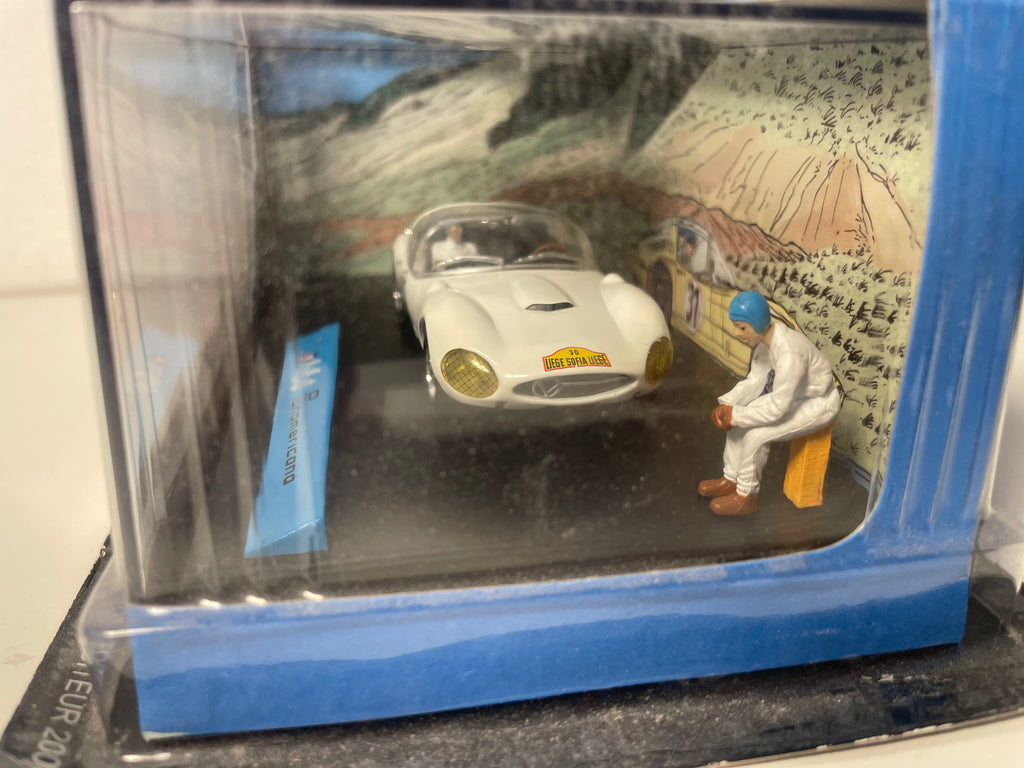 Voiture blanche numéro 30 Vaillante Panaméricana (Album le huitième pilote) - Bande Dessinée Michel Vaillant