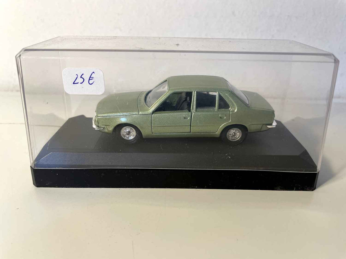 Renault 18 verte (Solido) - dans boite en carton violette
