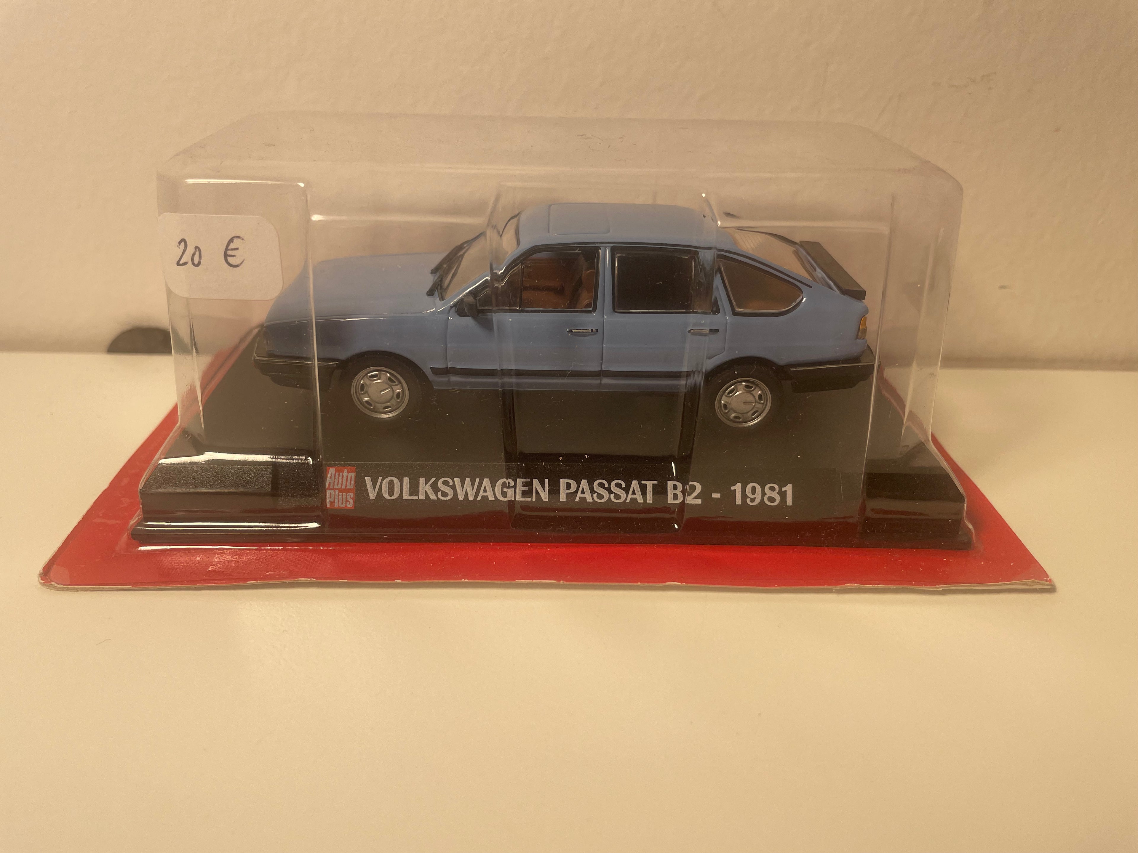 Volkswagen Passat B2 azul de 1981 - Auto Plus