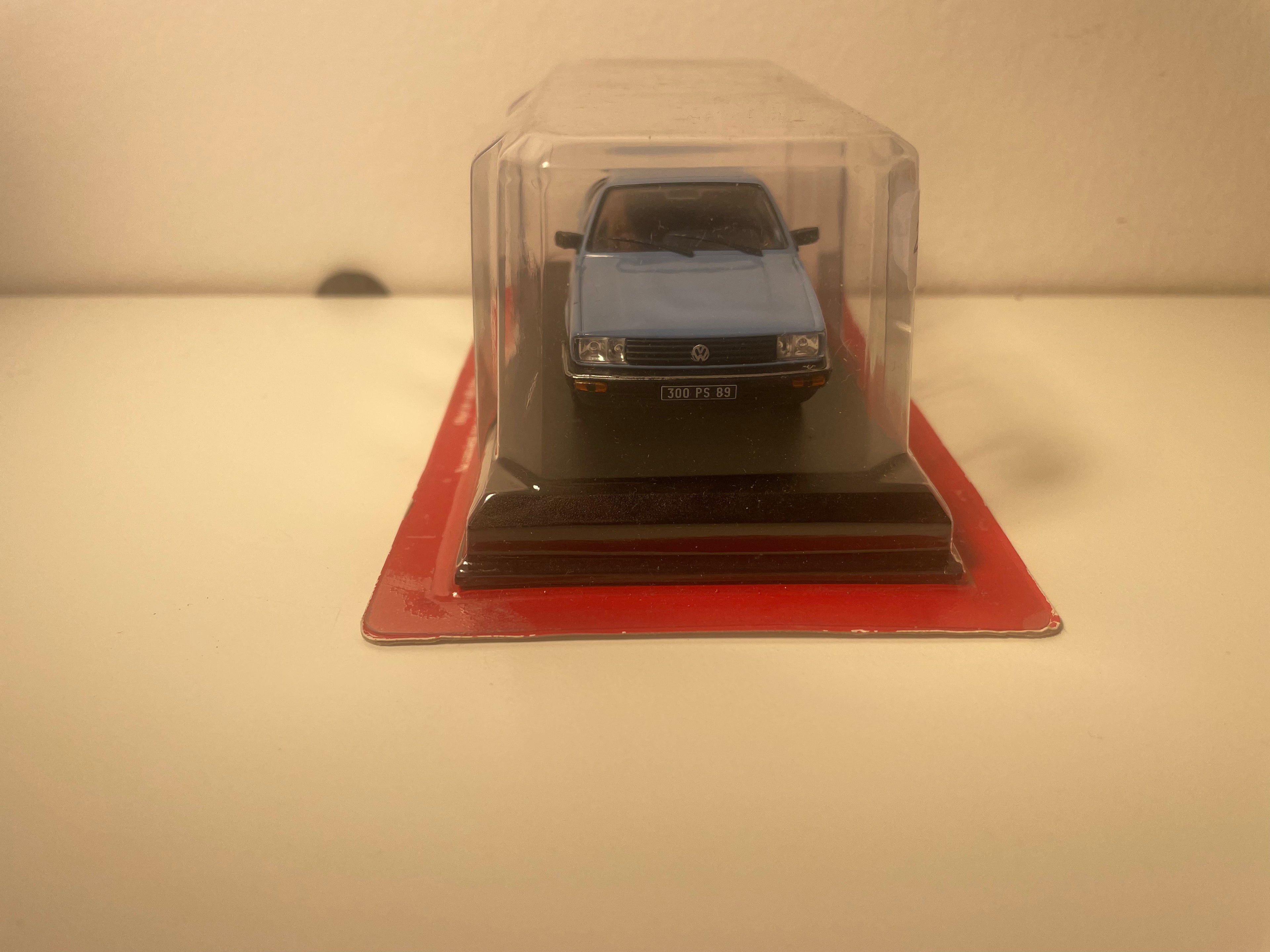 Volkswagen Passat B2 azul de 1981 - Auto Plus