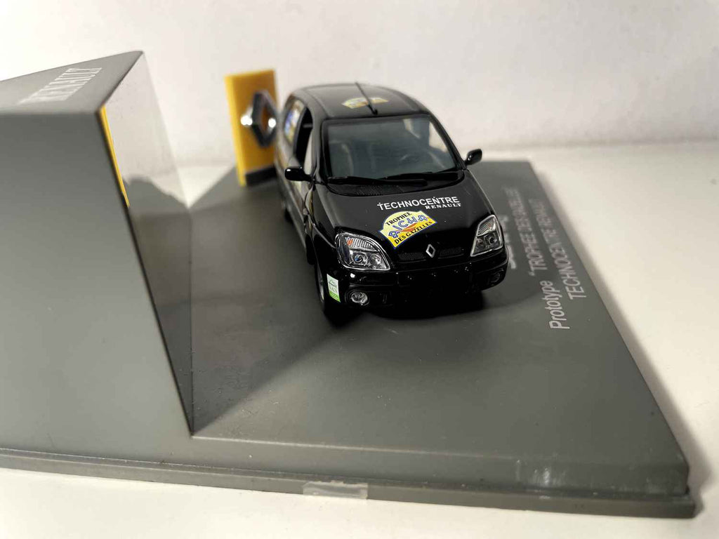 Renault Scénic RX4 noir prototype TROPHEE DES GAZELLES (Technocentre Renault) SANS la boite en carton