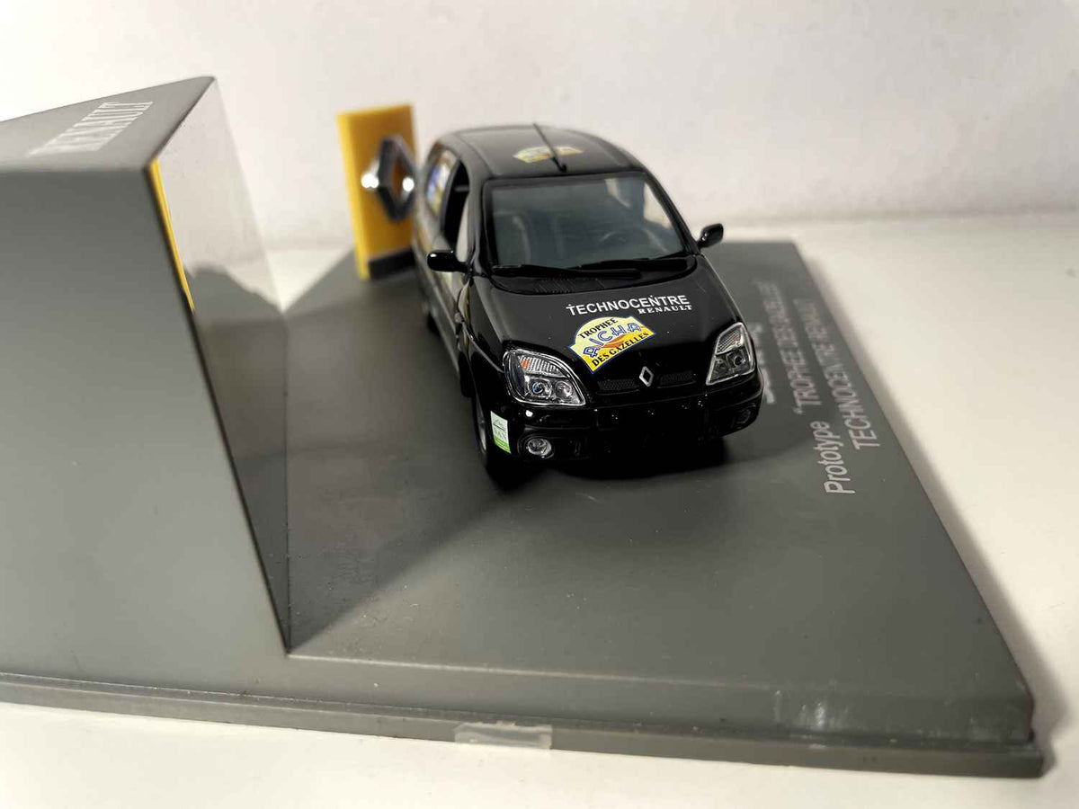 Renault Scénic RX4 noir prototype TROPHEE DES GAZELLES (Technocentre Renault) SANS la boite en carton