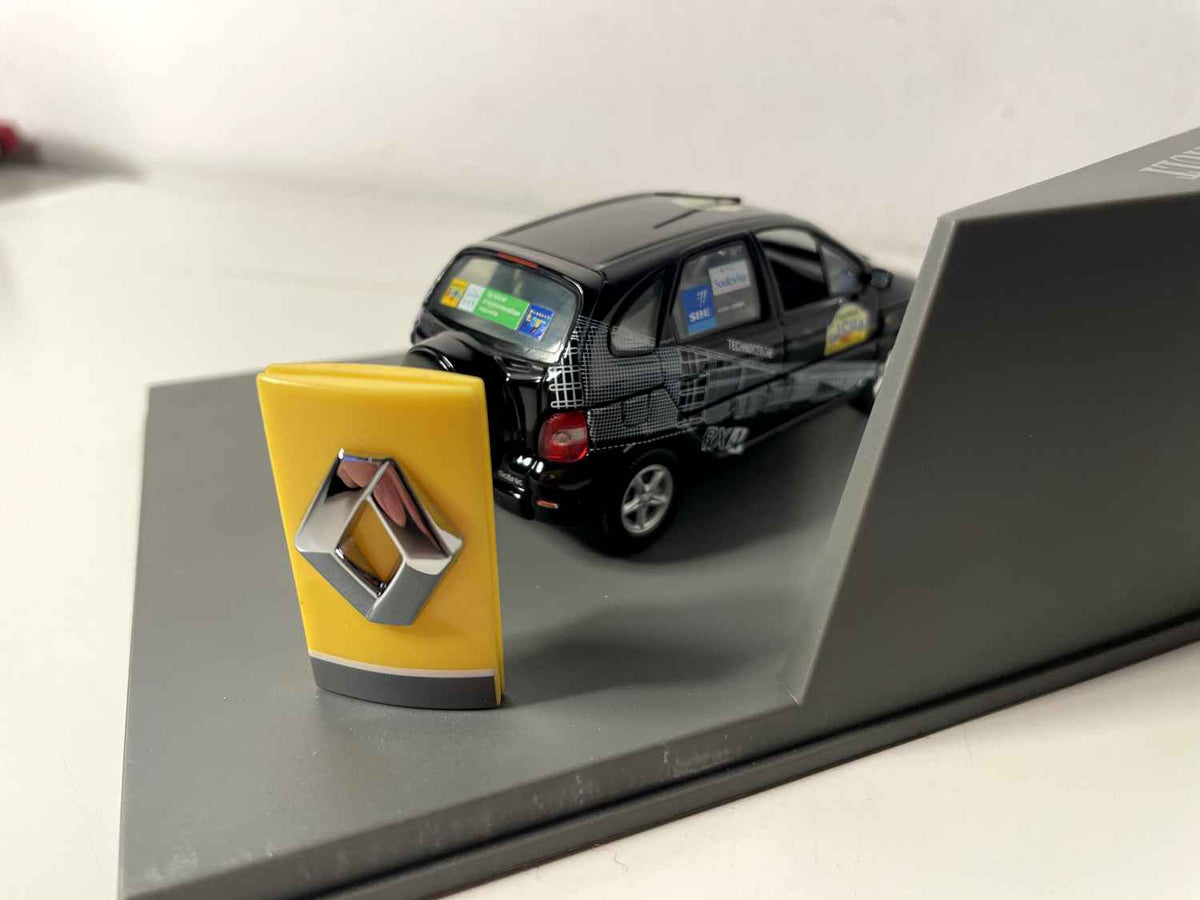 Renault Scénic RX4 noir prototype TROPHEE DES GAZELLES (Technocentre Renault) SANS la boite en carton