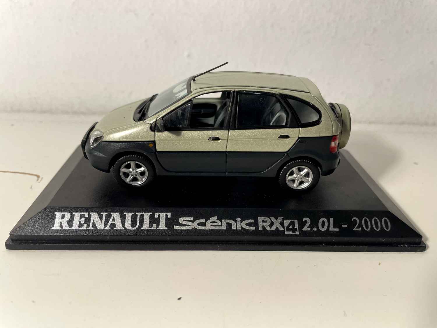 Renault Scénic RX4 2.0L verde/gris del año 2000