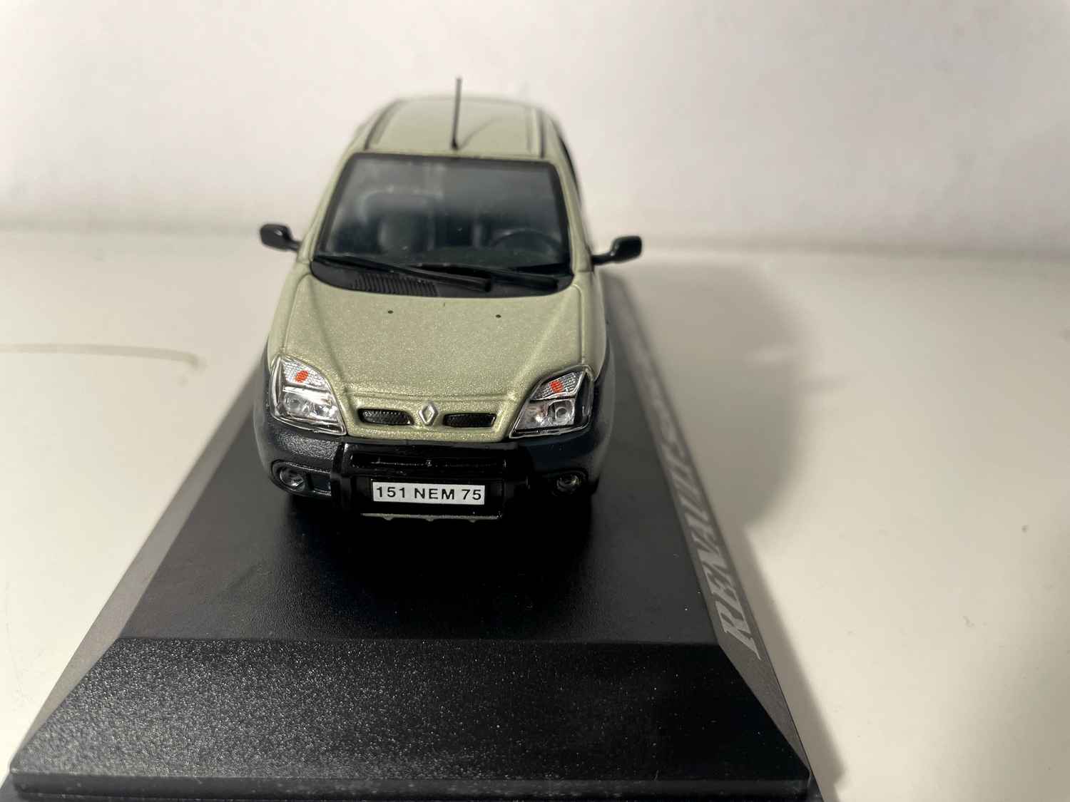 Renault Scénic RX4 2.0L verde/gris del año 2000