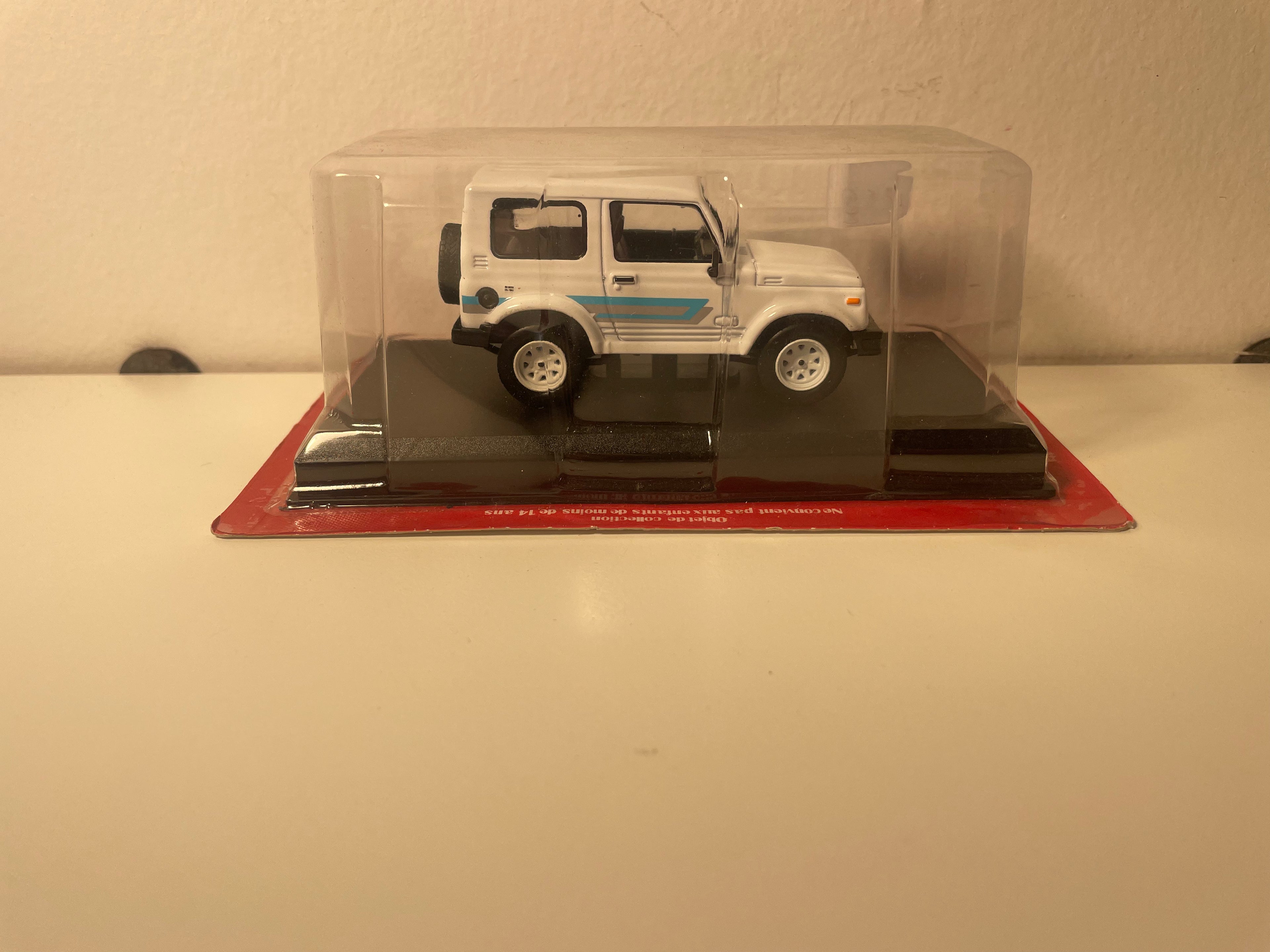 Suzuki Santana wäiss vun 1986 - Auto Plus