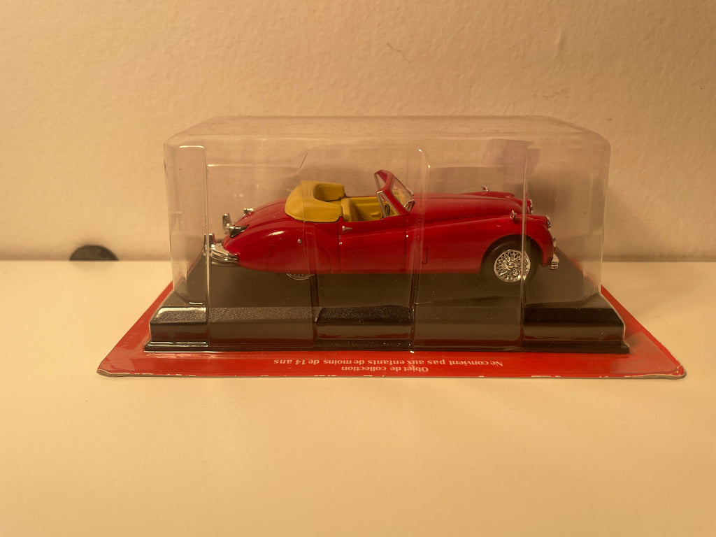 Jaguar XK140 rojo de 1956 - Auto Plus