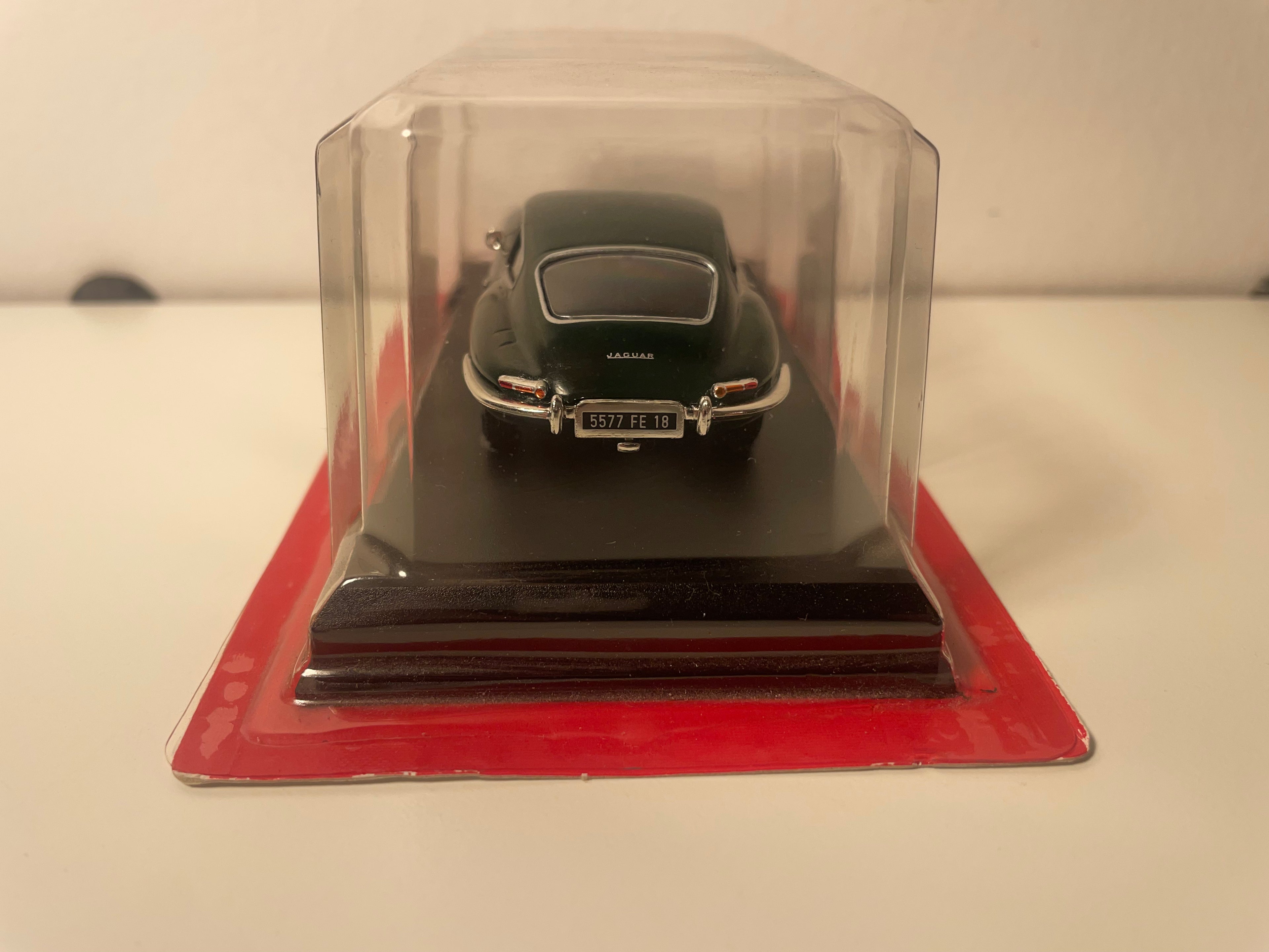 1964 Jaguar Typ E grén - Auto Plus