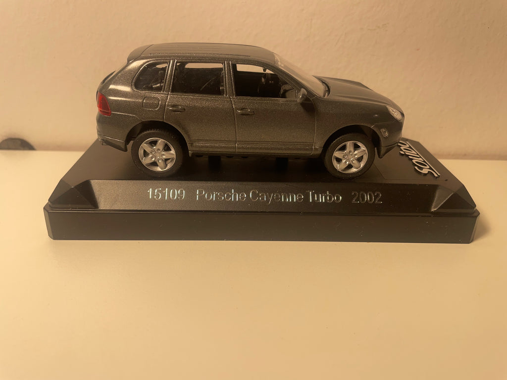 Porsche Cayenne Turbo grise de 2002 - Solido référence 15109
