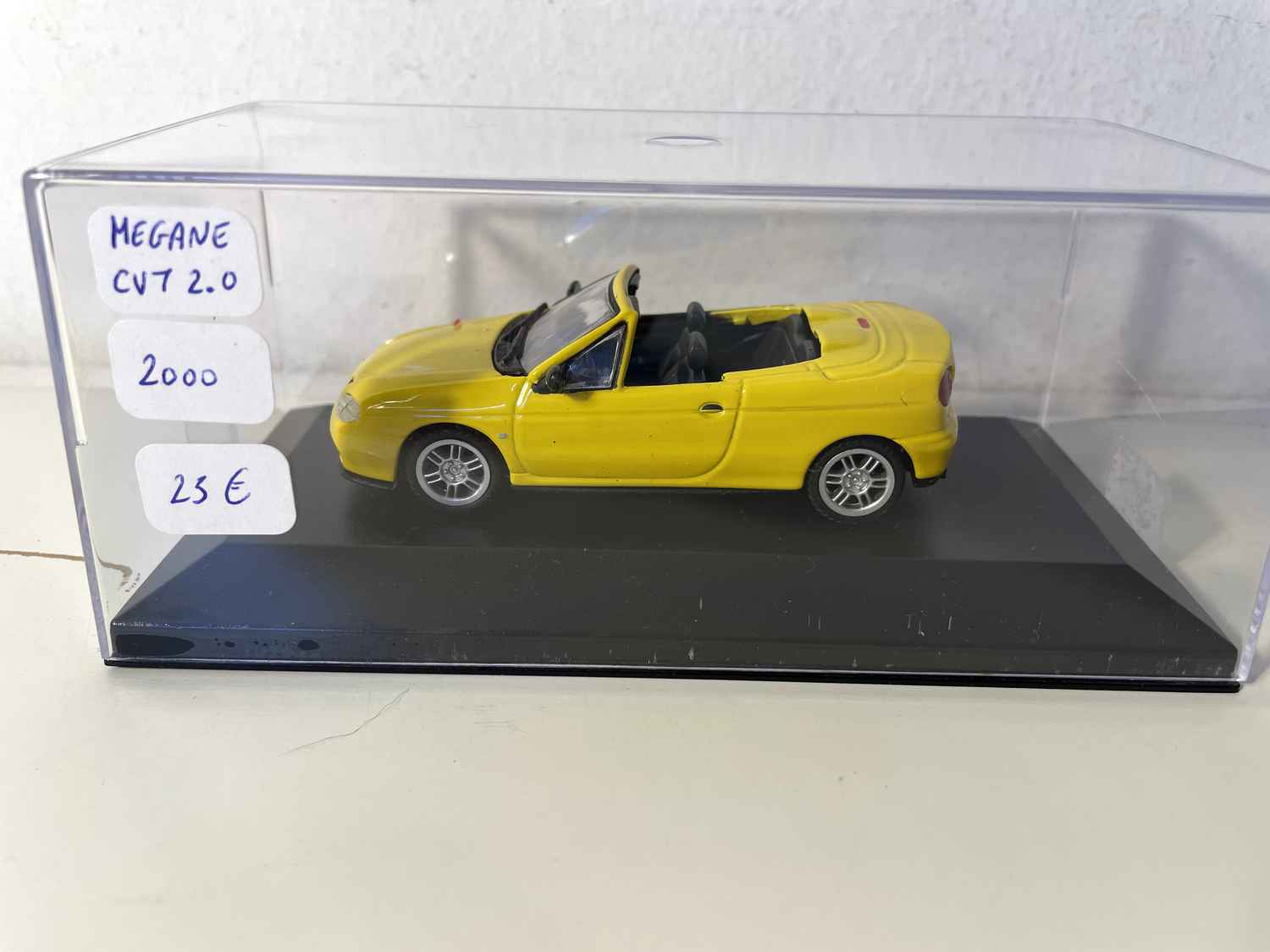 Renault Mégane cabriolet CVT 2.0 jaune de 2000