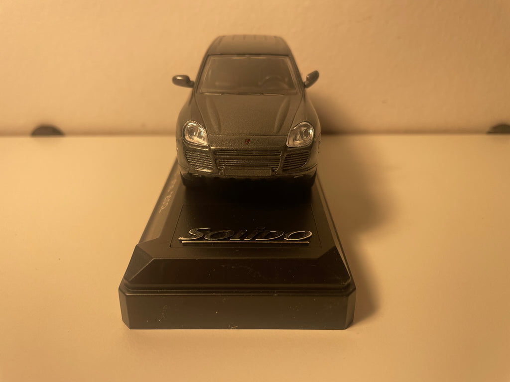 Porsche Cayenne Turbo grise de 2002 - Solido référence 15109