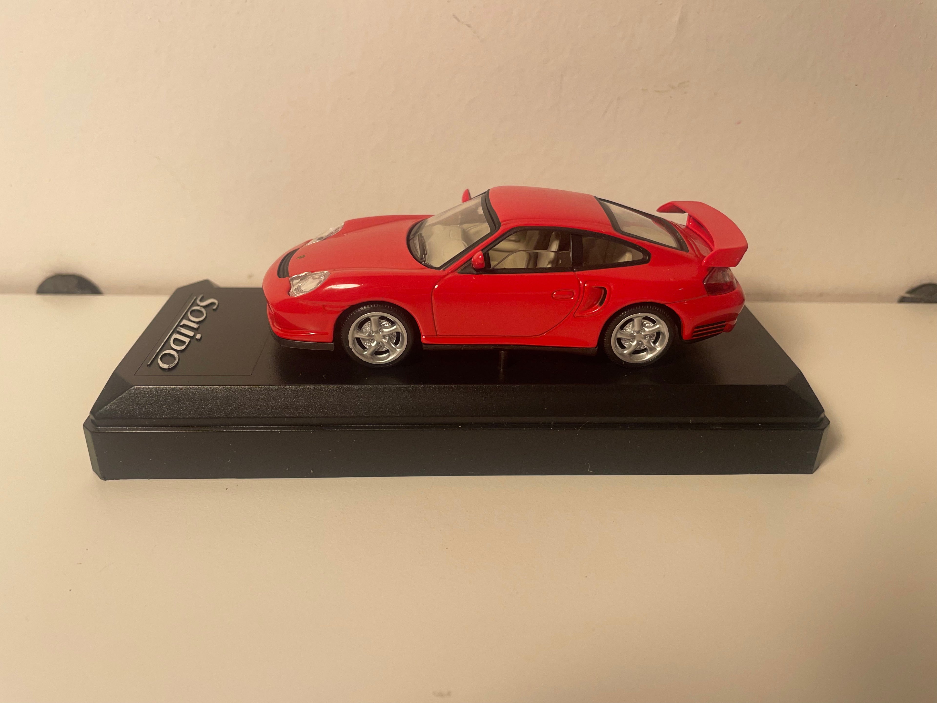 Porsche 911 GT2 rout 2001 - Solido Referenz 1570