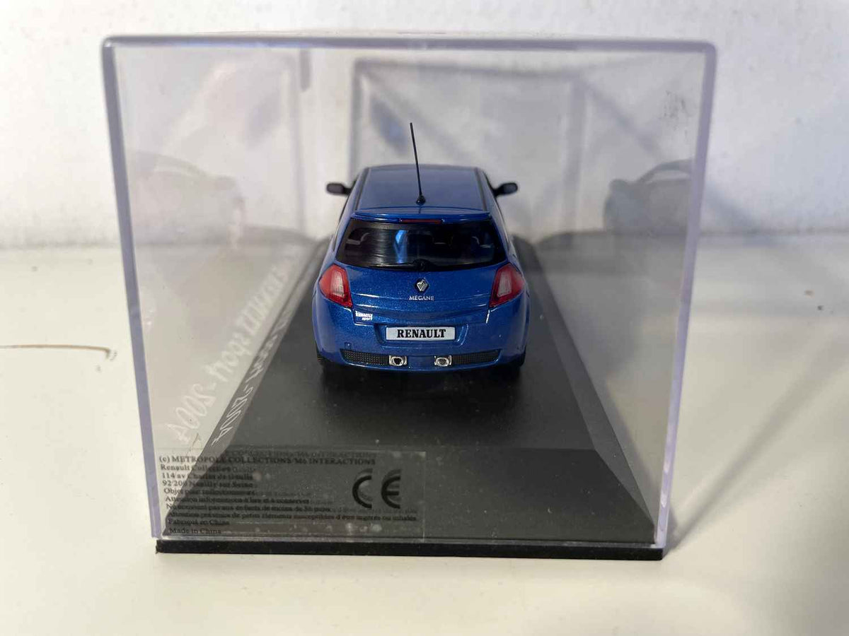Renault Mégane sport bleue de 2004