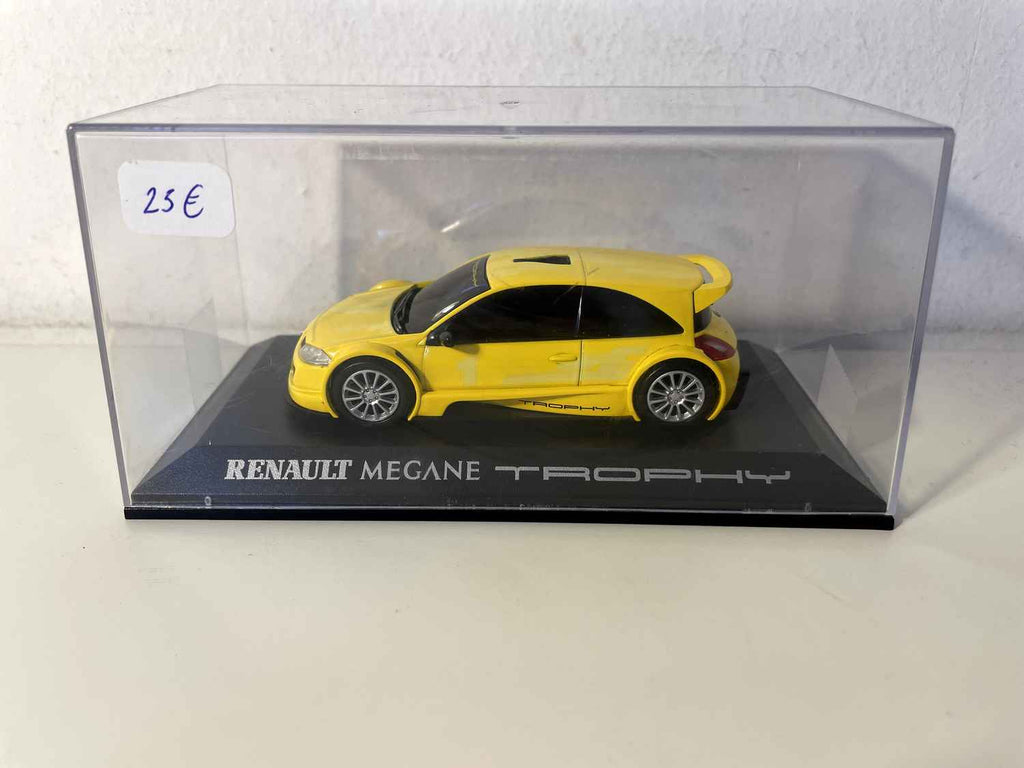 Renault Mégane Trophy żółty