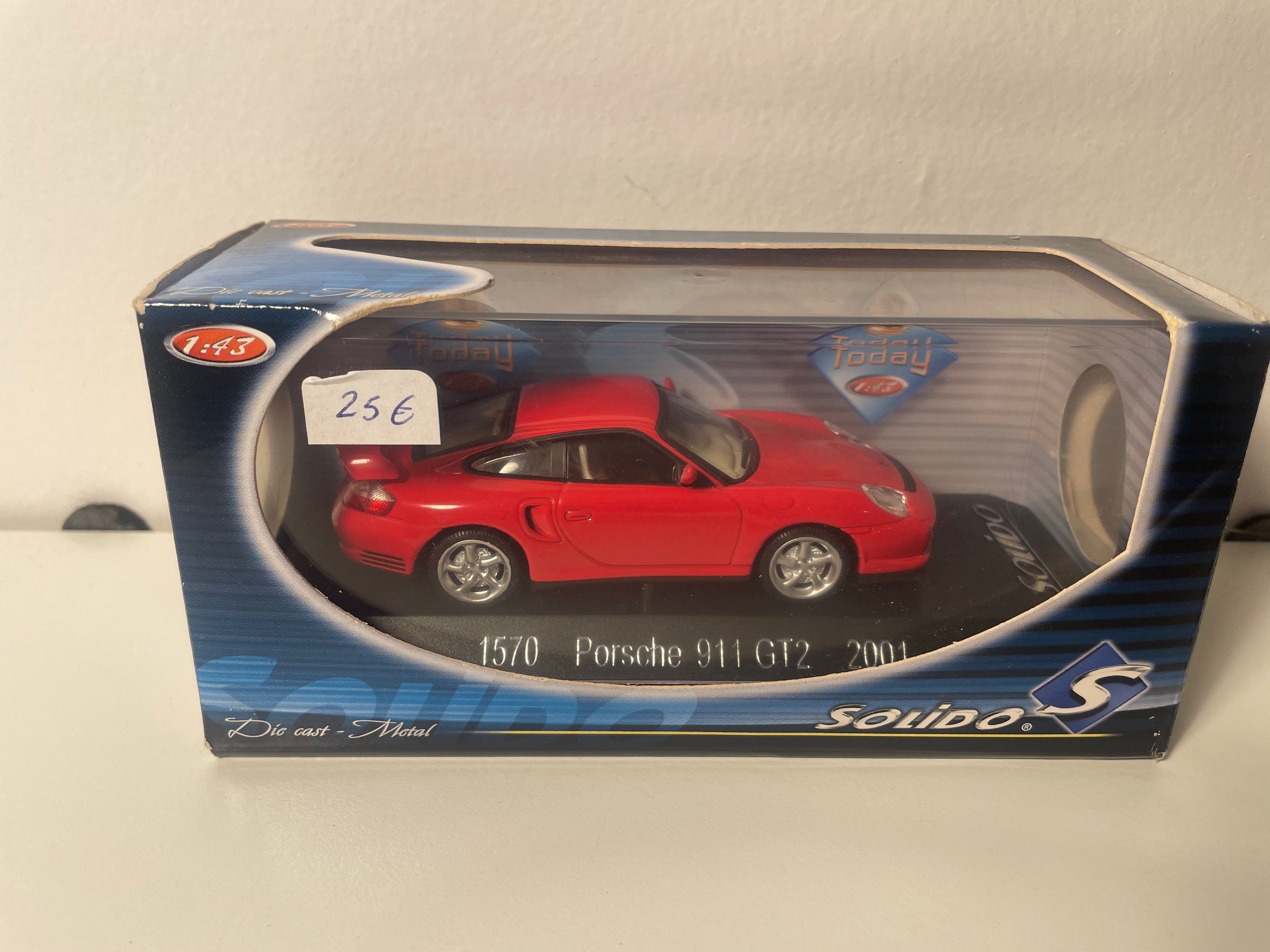 2001 Porsche 911 GT2 Red - Solido Reference 1570
