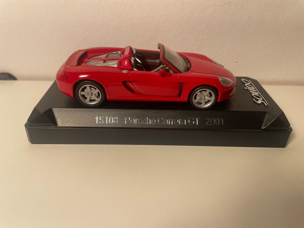2001 Porsche Carrera GT Red - Solido Reference