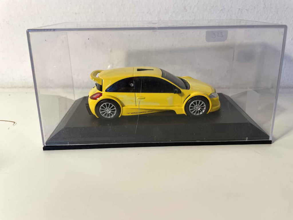Renault Mégane Trophy żółty