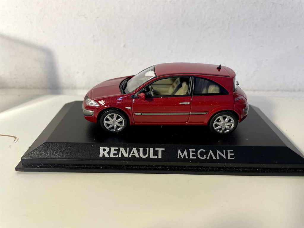 Renault Mégane donkelrout