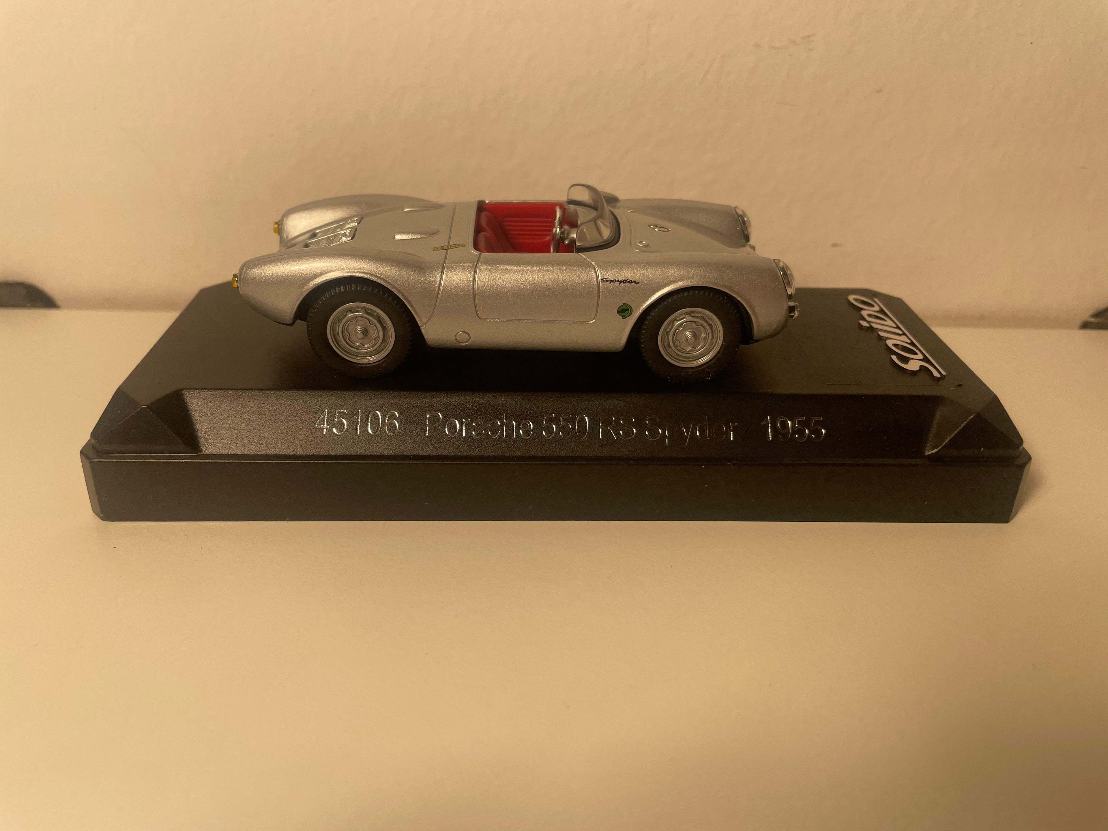 Porsche 550 RS Spyder in grous aus 1955 - Solido Referenz 45106