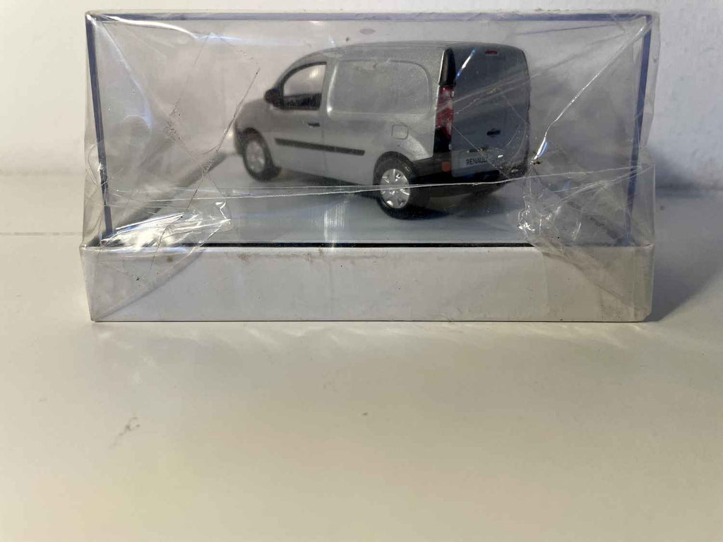 Groe Renault Kangoo (quadratesch Këscht)