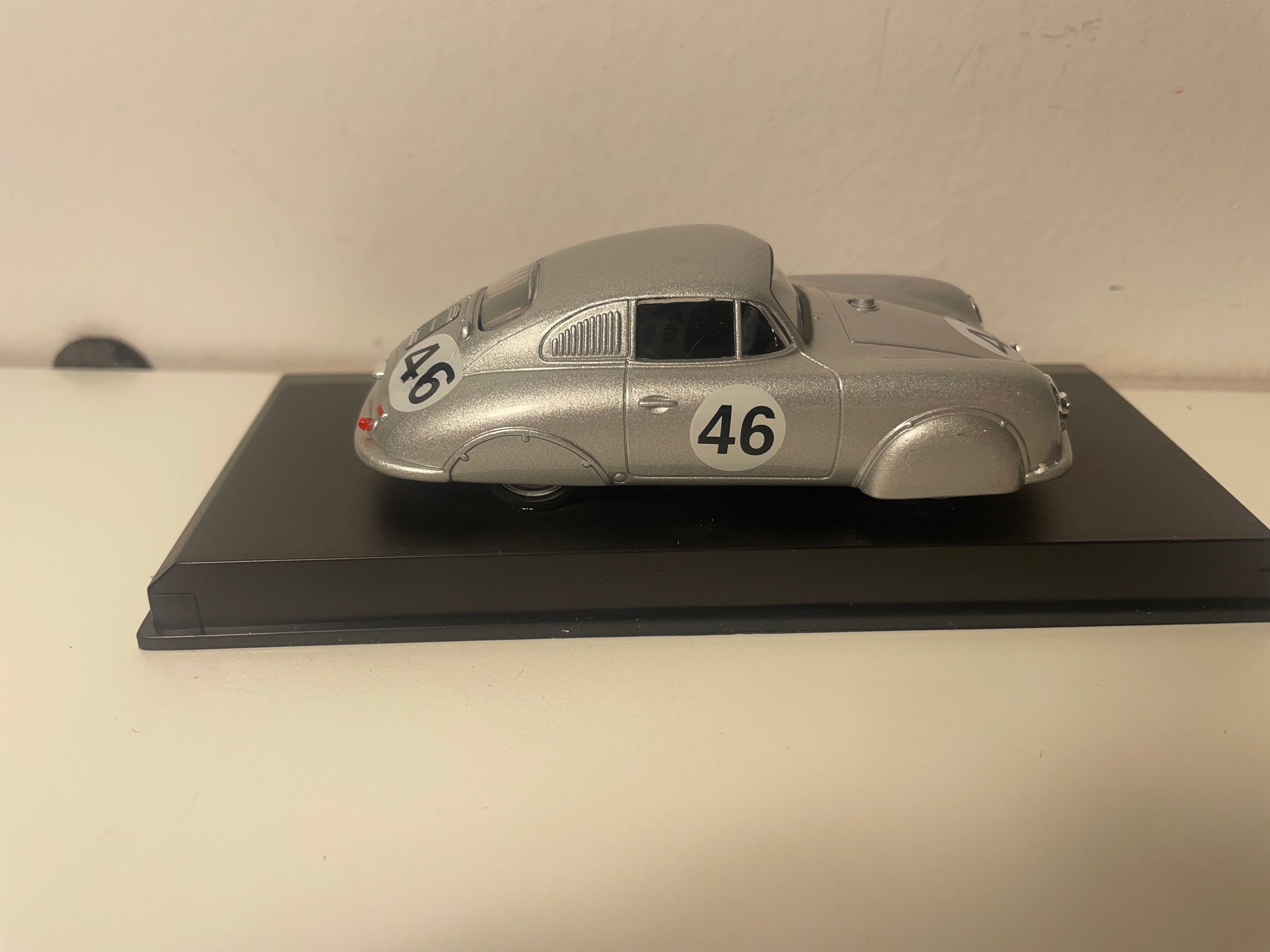 Porsche 356 light métal coupé szary numer 46 z 1951 roku - kolekcja High Speed