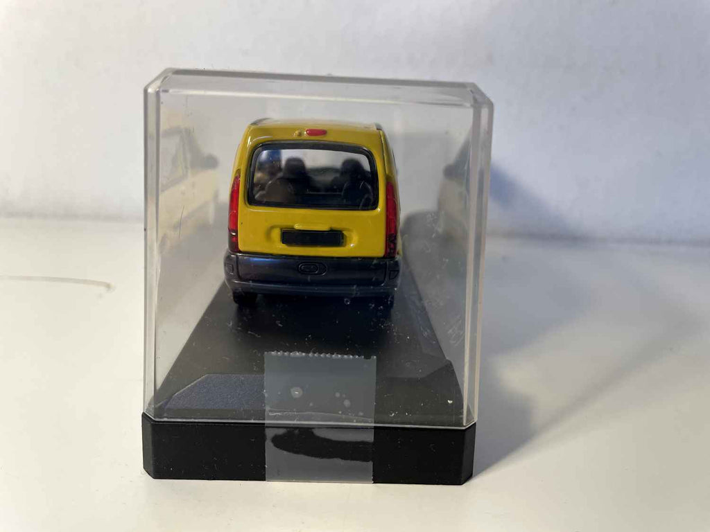 Renault Kangoo jaune de 1998 (Solido référence 1541)