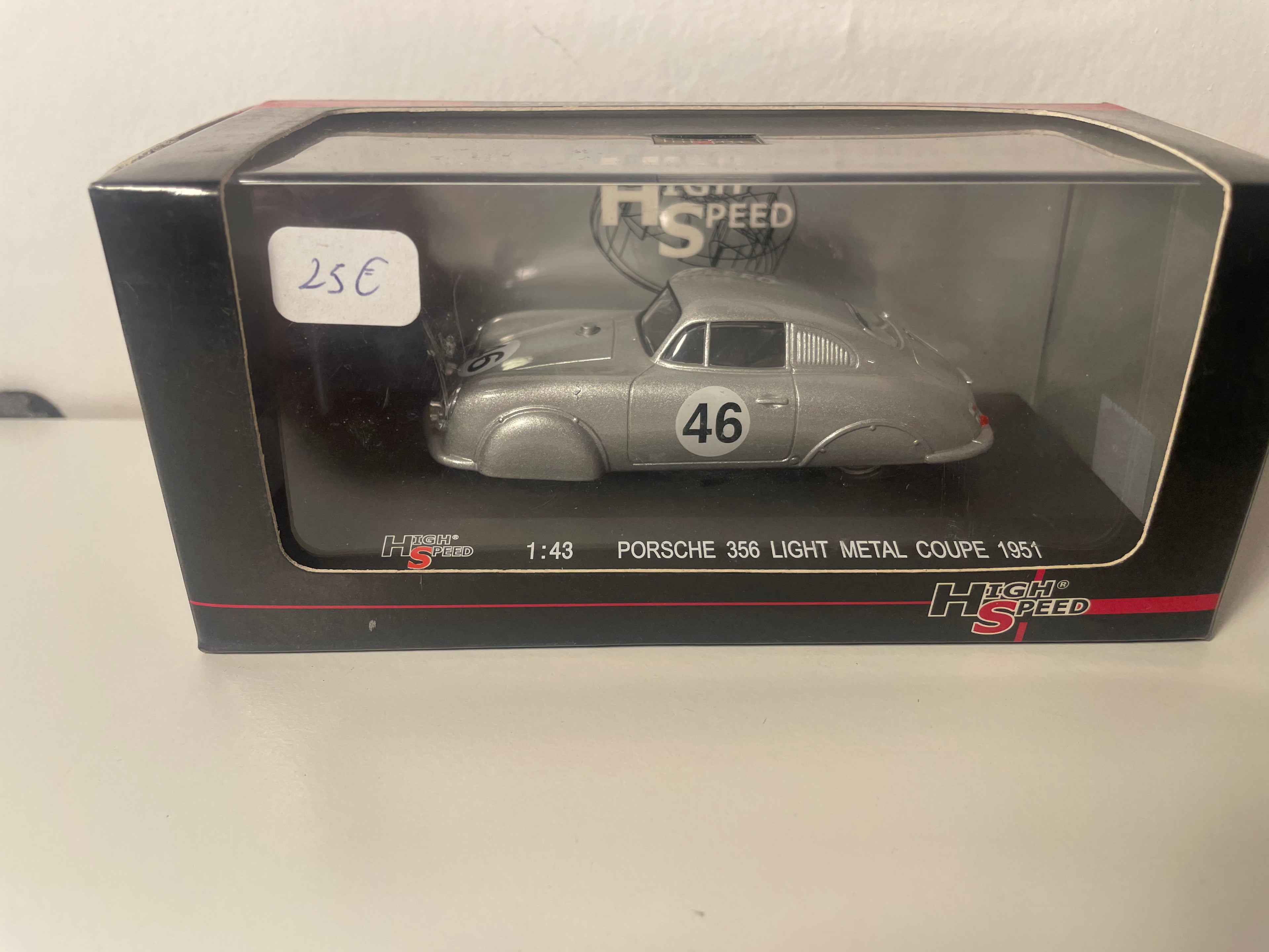 Porsche 356 light métal coupé szary numer 46 z 1951 roku - kolekcja High Speed