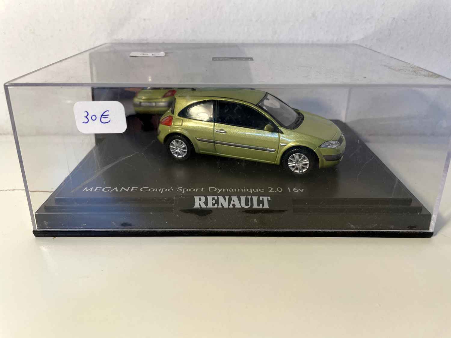 Renault Mégane coupé sport dynamique 2.0 16 v verde