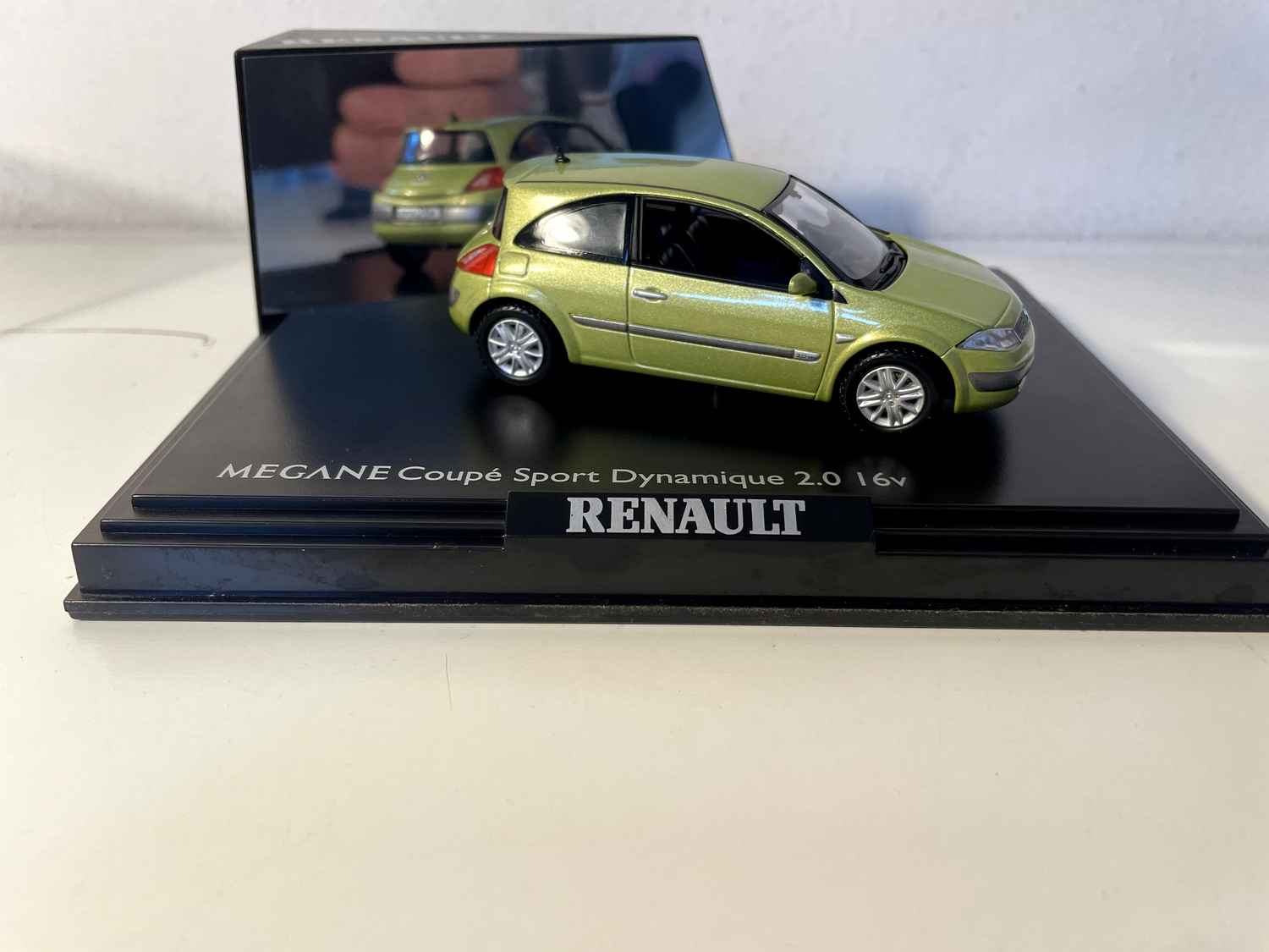 Renault Mégane coupé sport dynamique 2.0 16 v verde