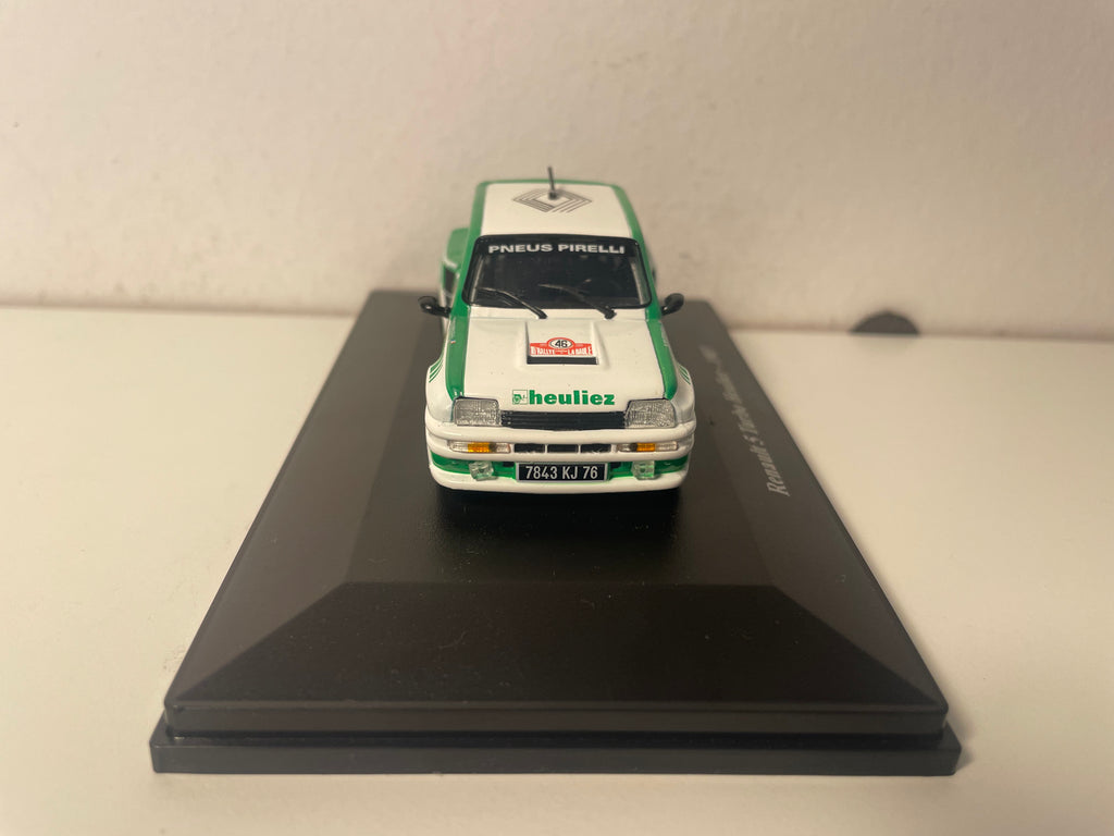 Renault 5 Turbo Heuliez blanche et verte numéro 46 de 1983 (blister) - Le rétro passager a été recollé