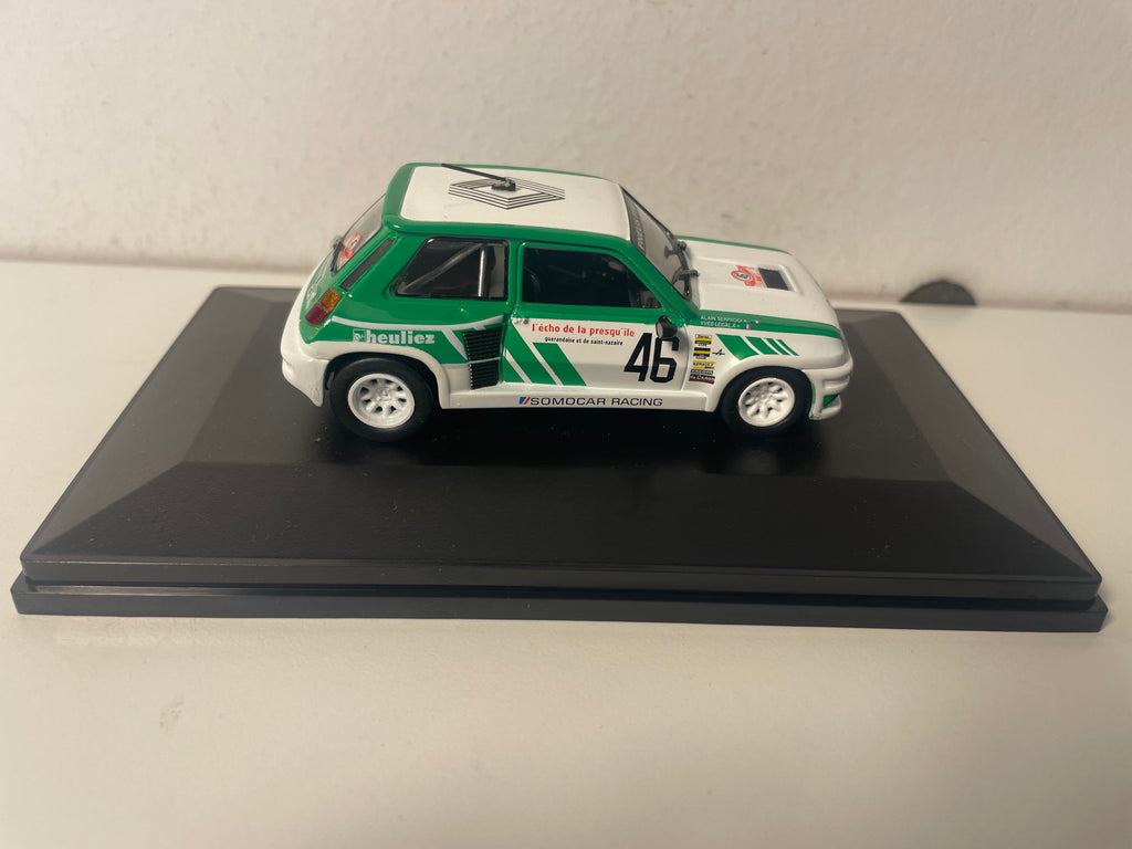 Renault 5 Turbo Heuliez blanche et verte numéro 46 de 1983 (blister) - Le rétro passager a été recollé