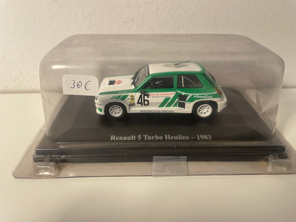 Renault 5 Turbo Heuliez blanche et verte numéro 46 de 1983 (blister) - Le rétro passager a été recollé
