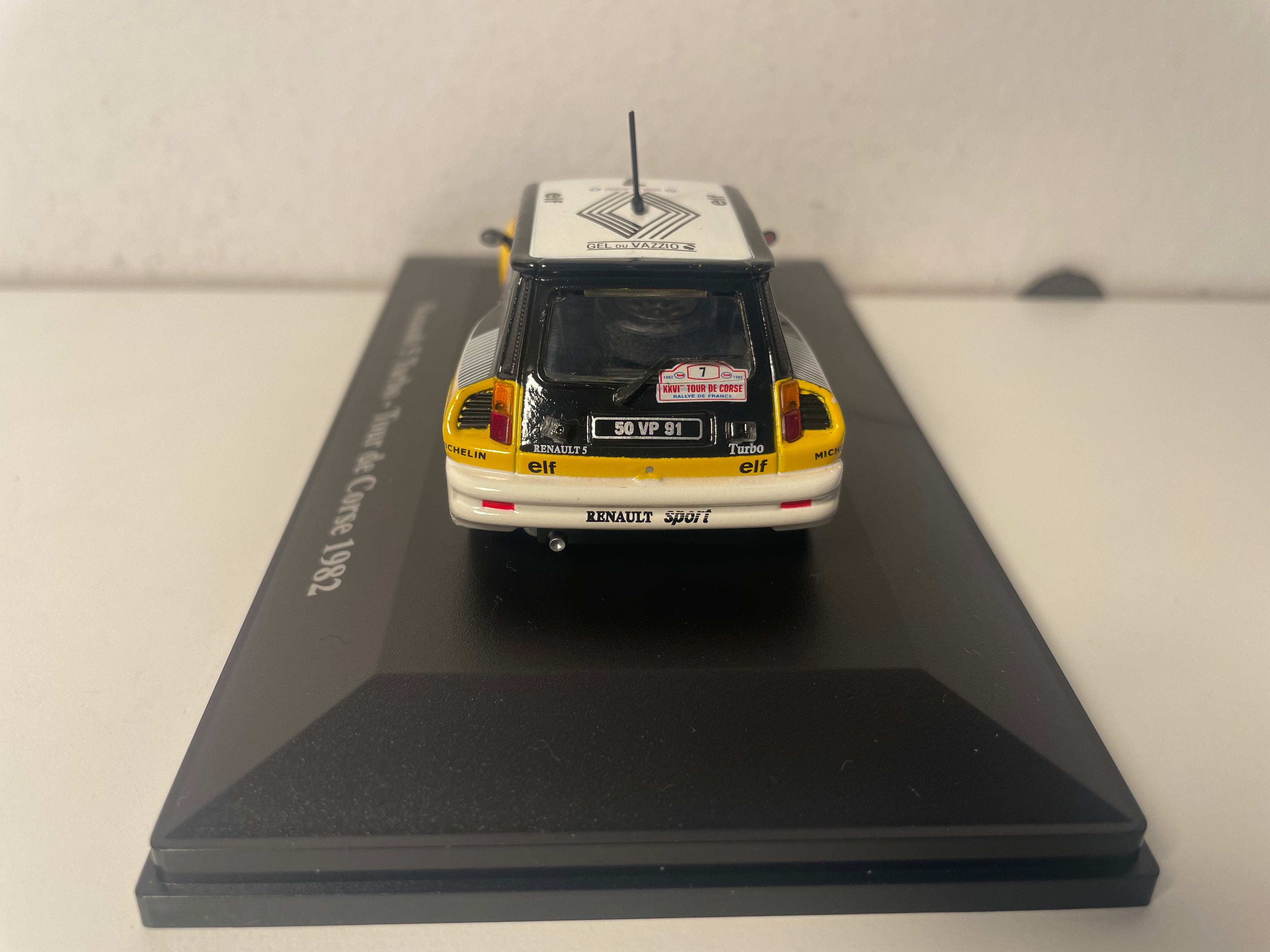 Renault 5 Turbo amarillo, blanco y negro número 7 - Tour de Corse de 1982 (blister)